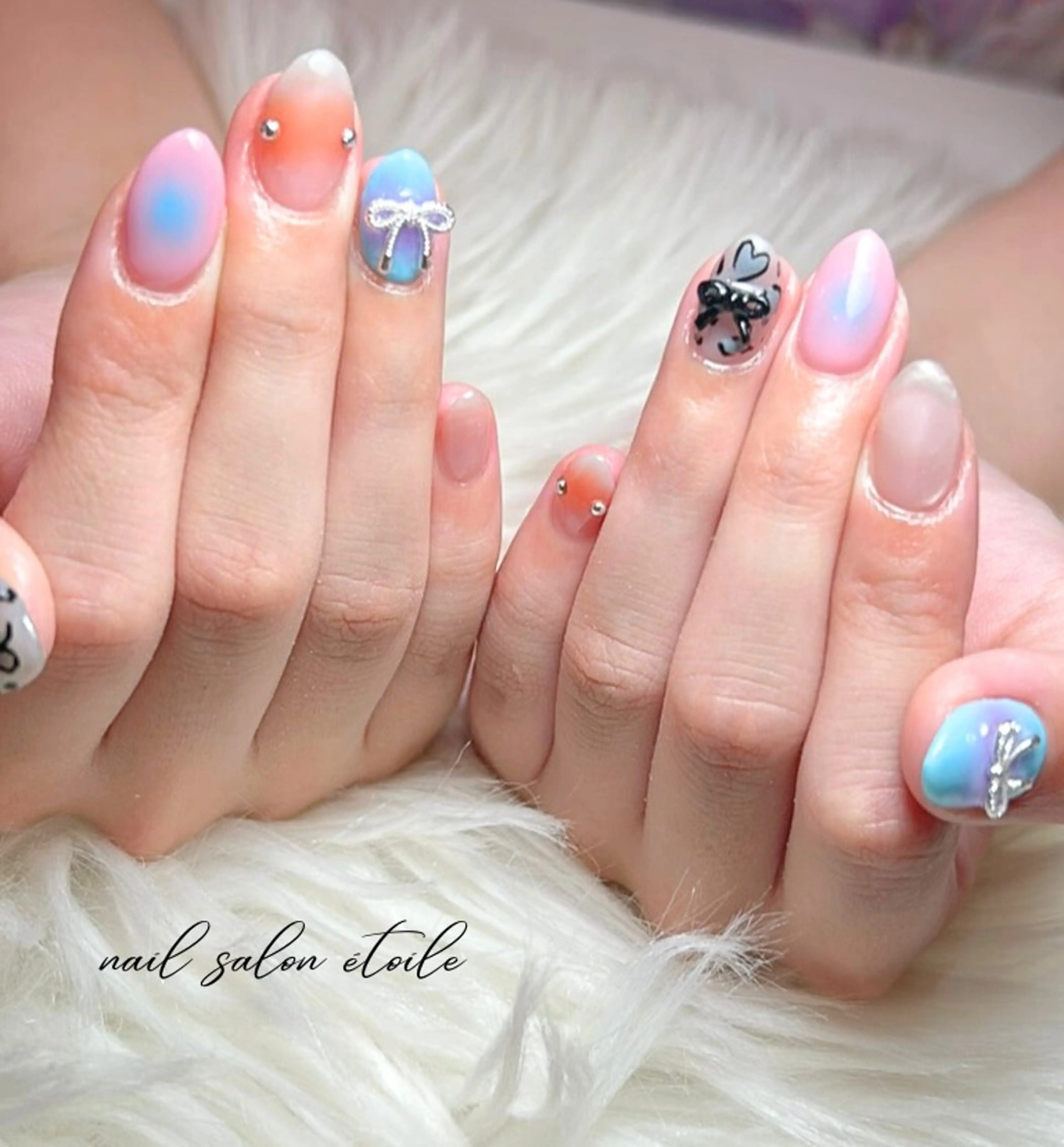 ネイル チークネイル ガーリー ハート リボン ハンドネイル nail salon étoileのネイルデザイン