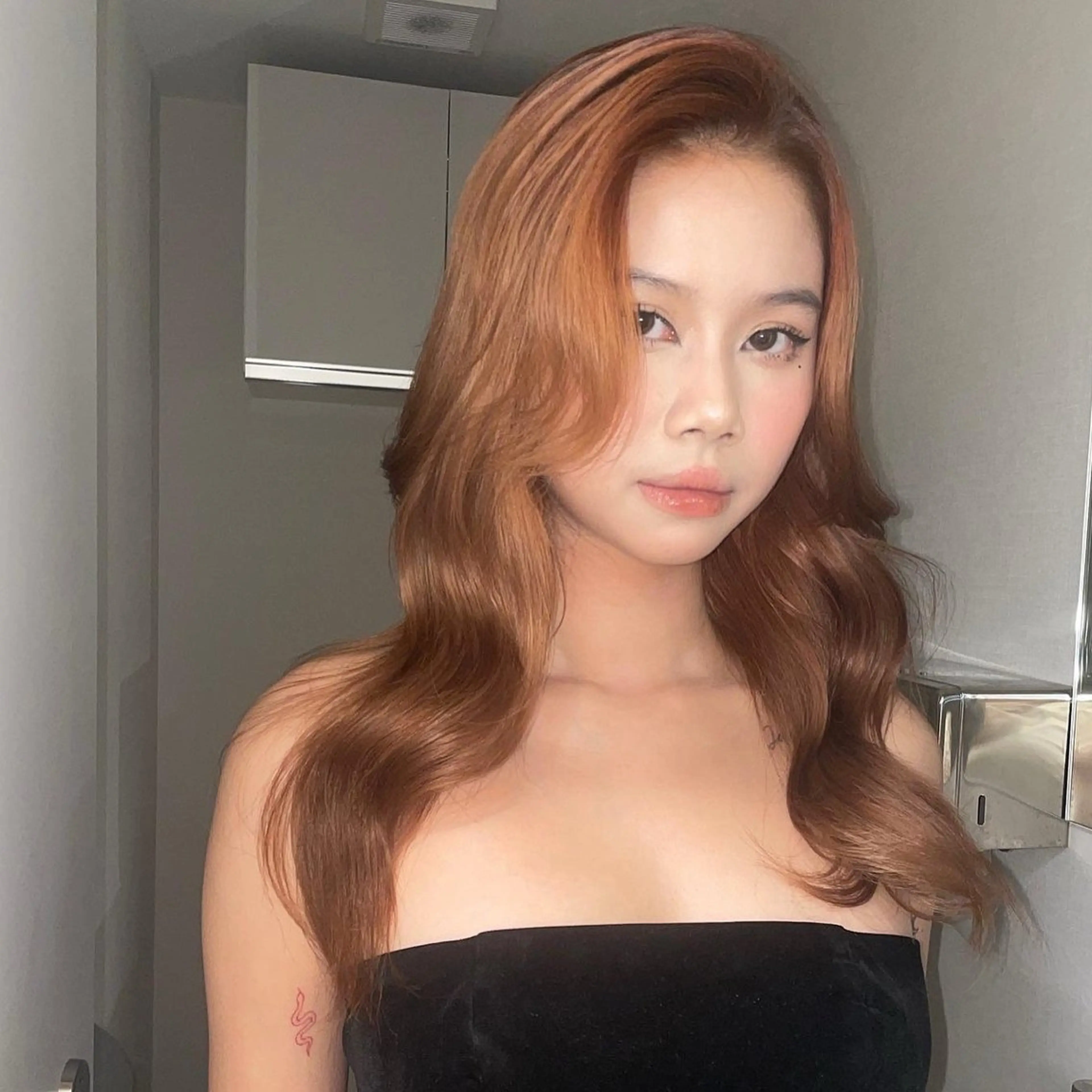 ロング K Iのヘアスタイル