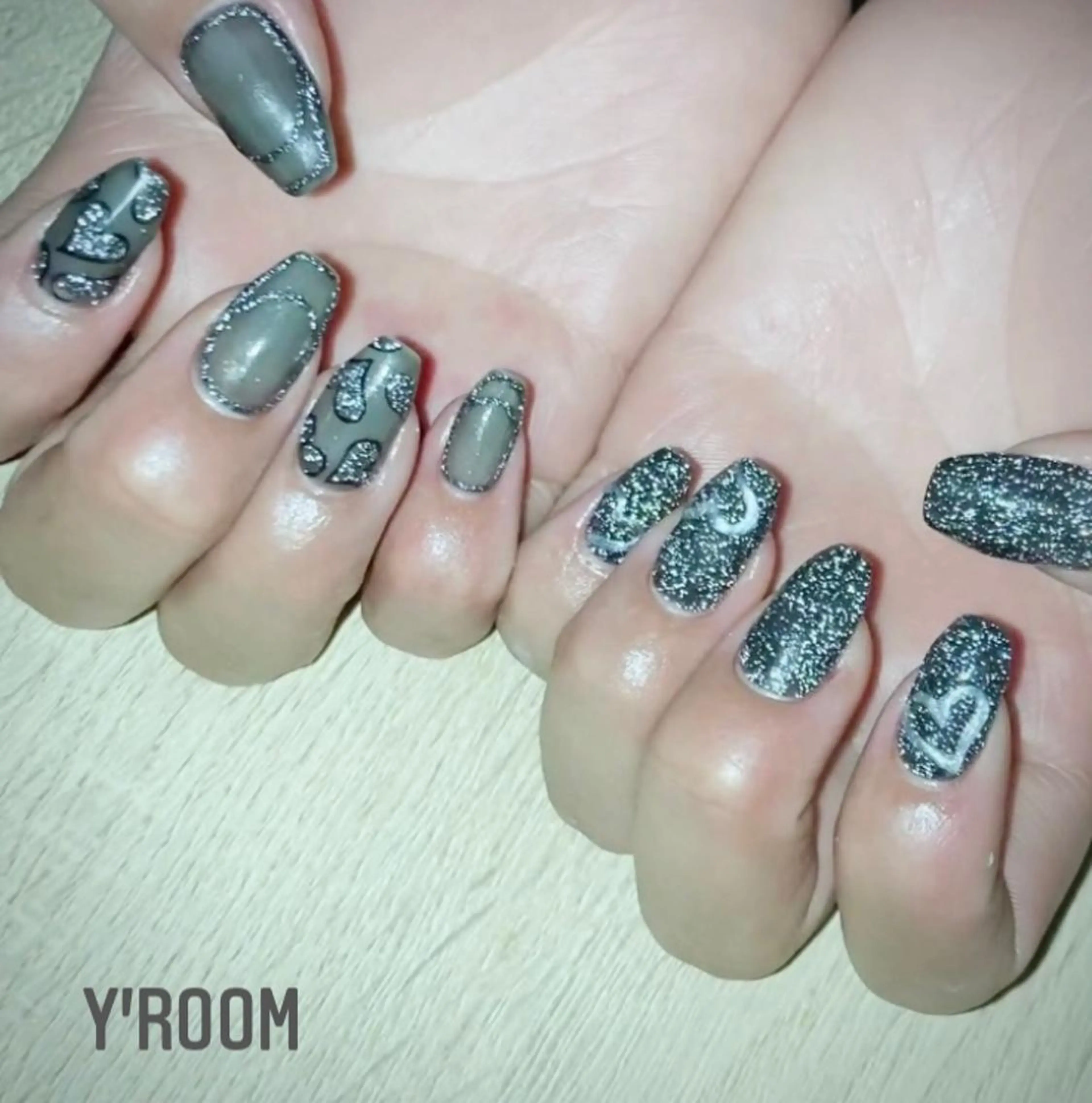 ネイル オーロラネイル フラッシュネイル ジェルネイル ハート 氷ネイル・うるうるネイル YUKA （ネイリスト）のネイルデザイン