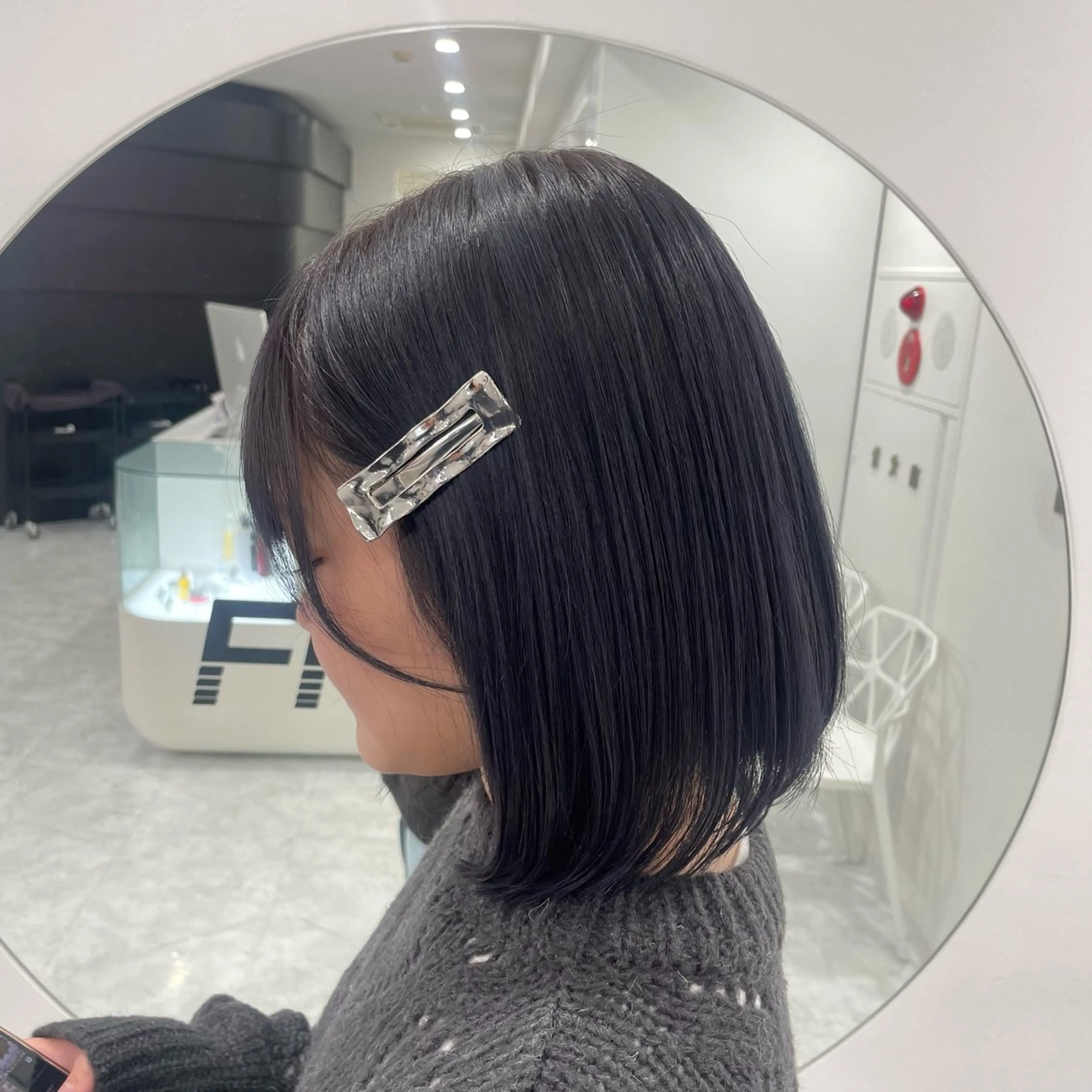 ミディアム カラー 黒髪 ラベンダーカラー ブリーチなし🩶 グレージュのヘアスタイル