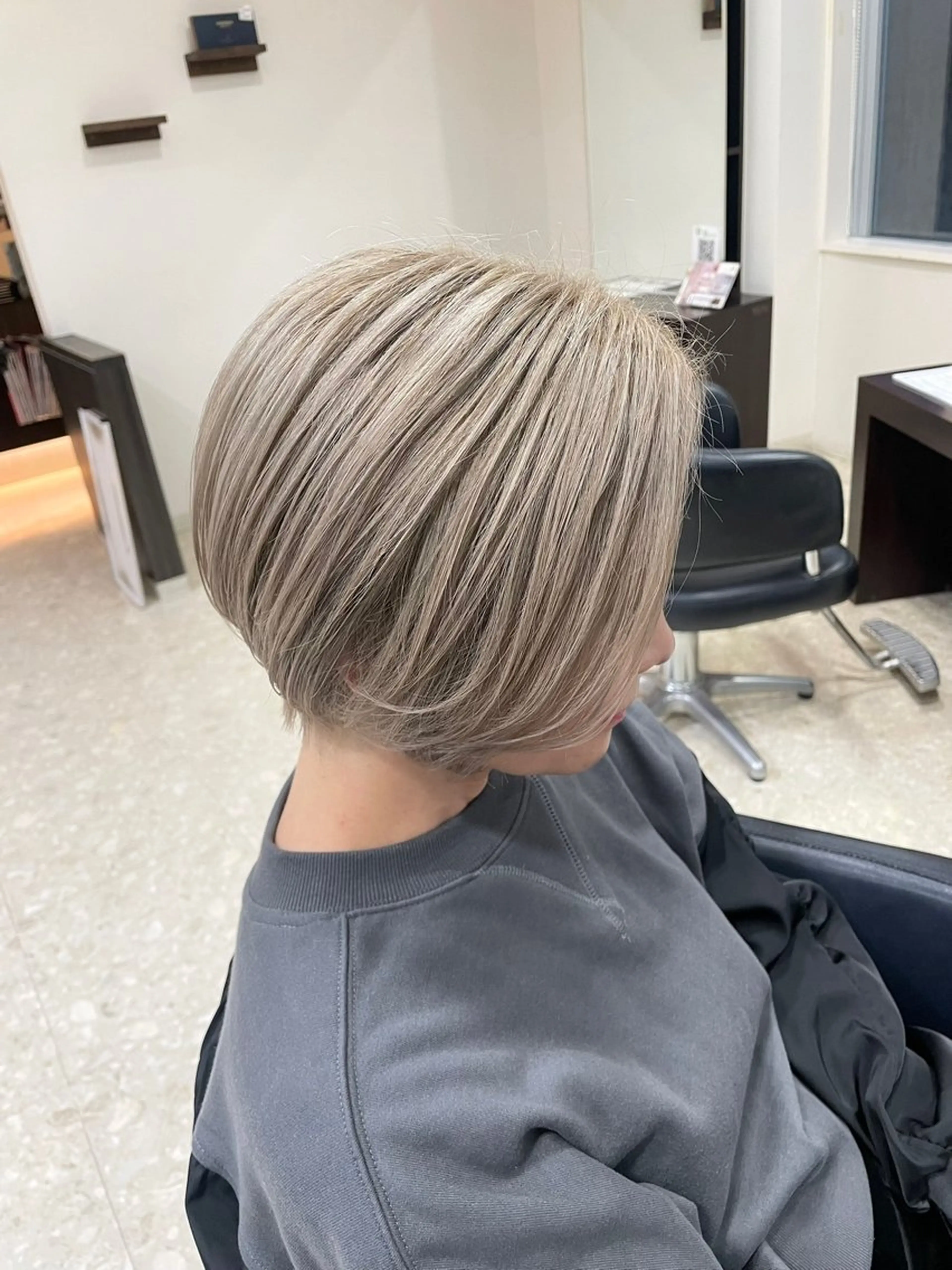 ショート カラー 小島 海斗のヘアスタイル