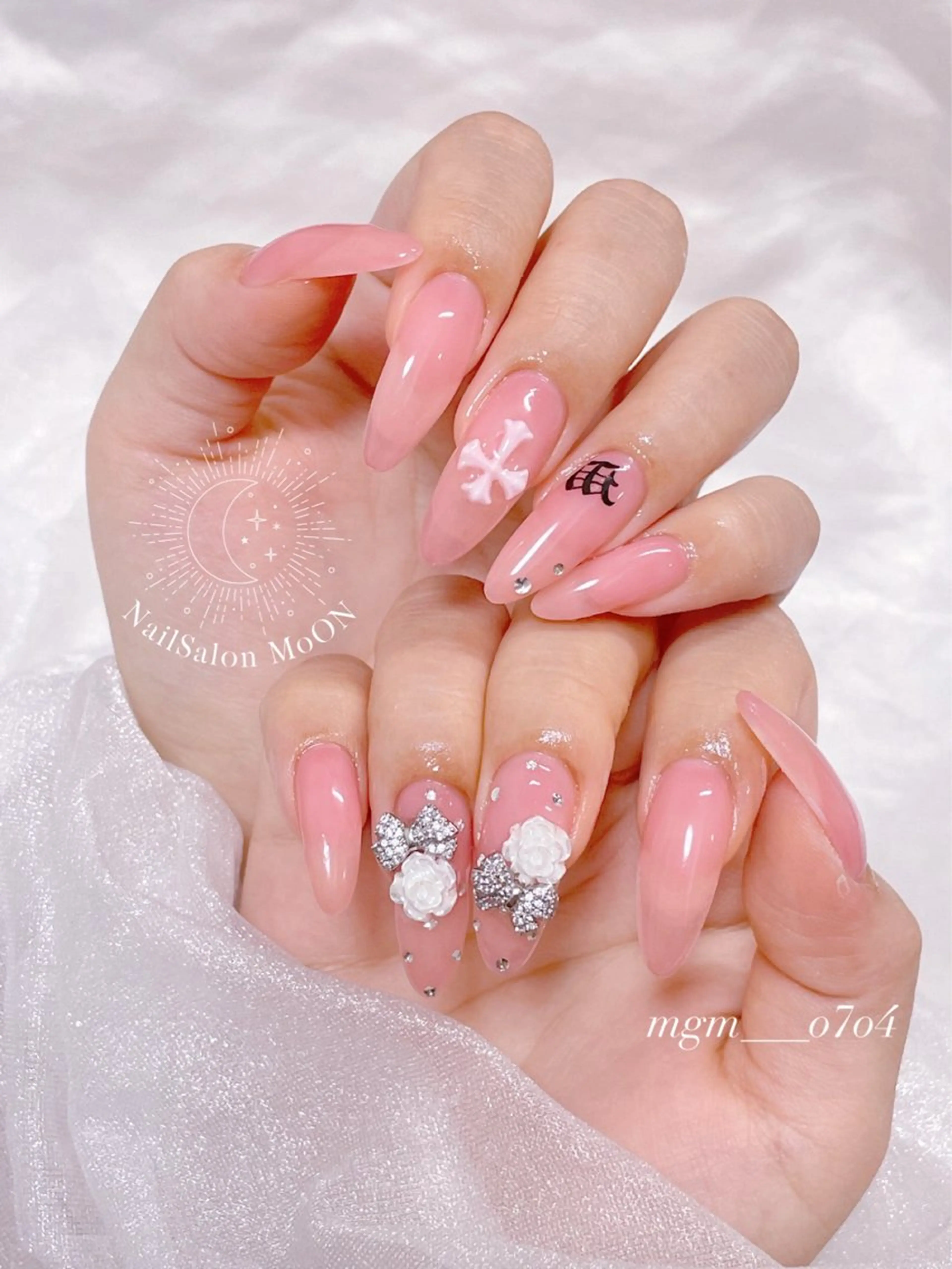 ハンドネイル ハンドケア MoON...❤︎ MeGuのネイルデザイン