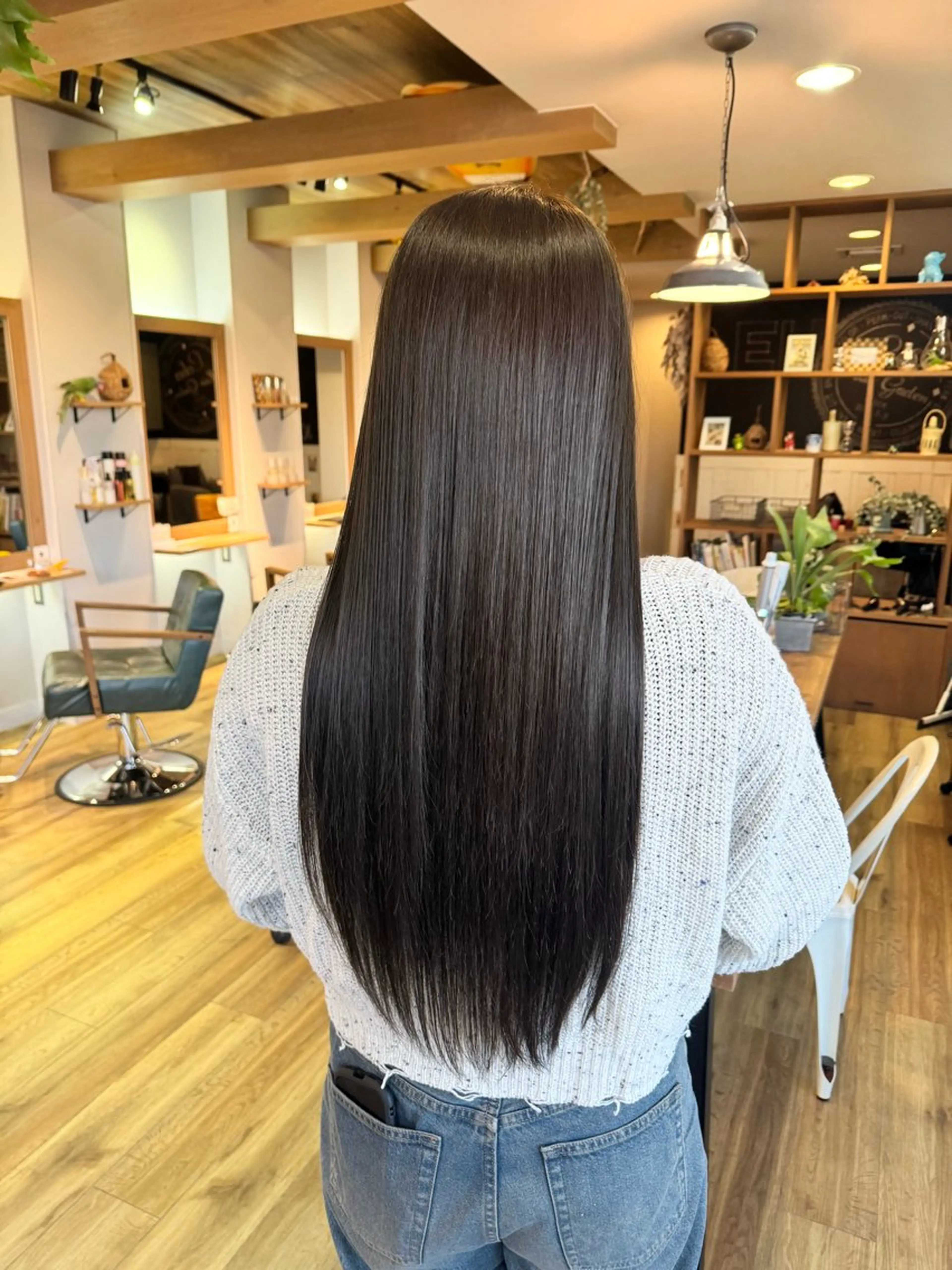 ロング カラー グレージュ オリーブグレージュ オリーブグレー ヘアカラー トリートメント ツキダテ ユイのヘアスタイル