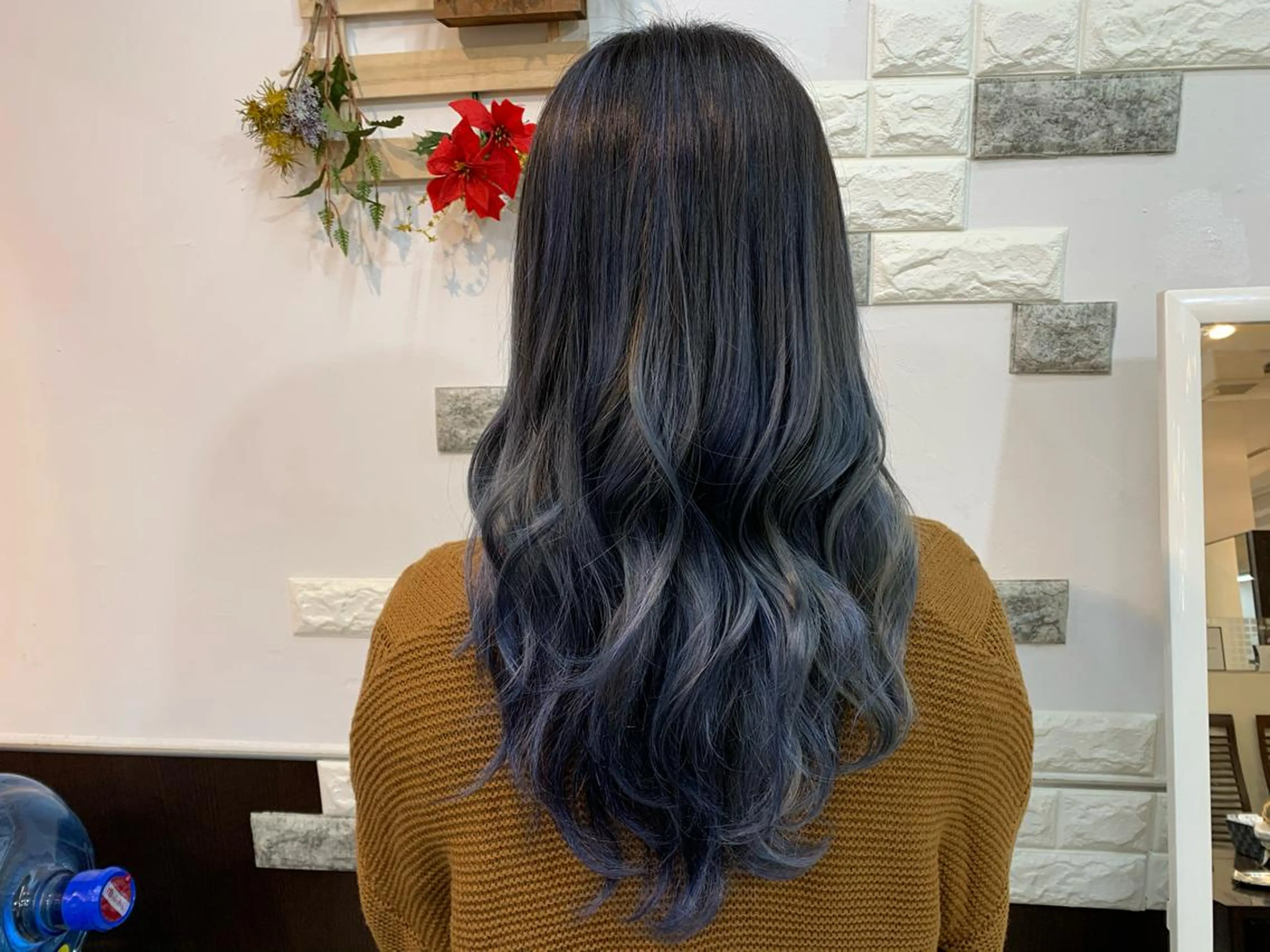 ロング カラー バレイヤージュ ブルーカラー レイヤーカット 大人デザイン 🍃MORIKA🍃のヘアスタイル