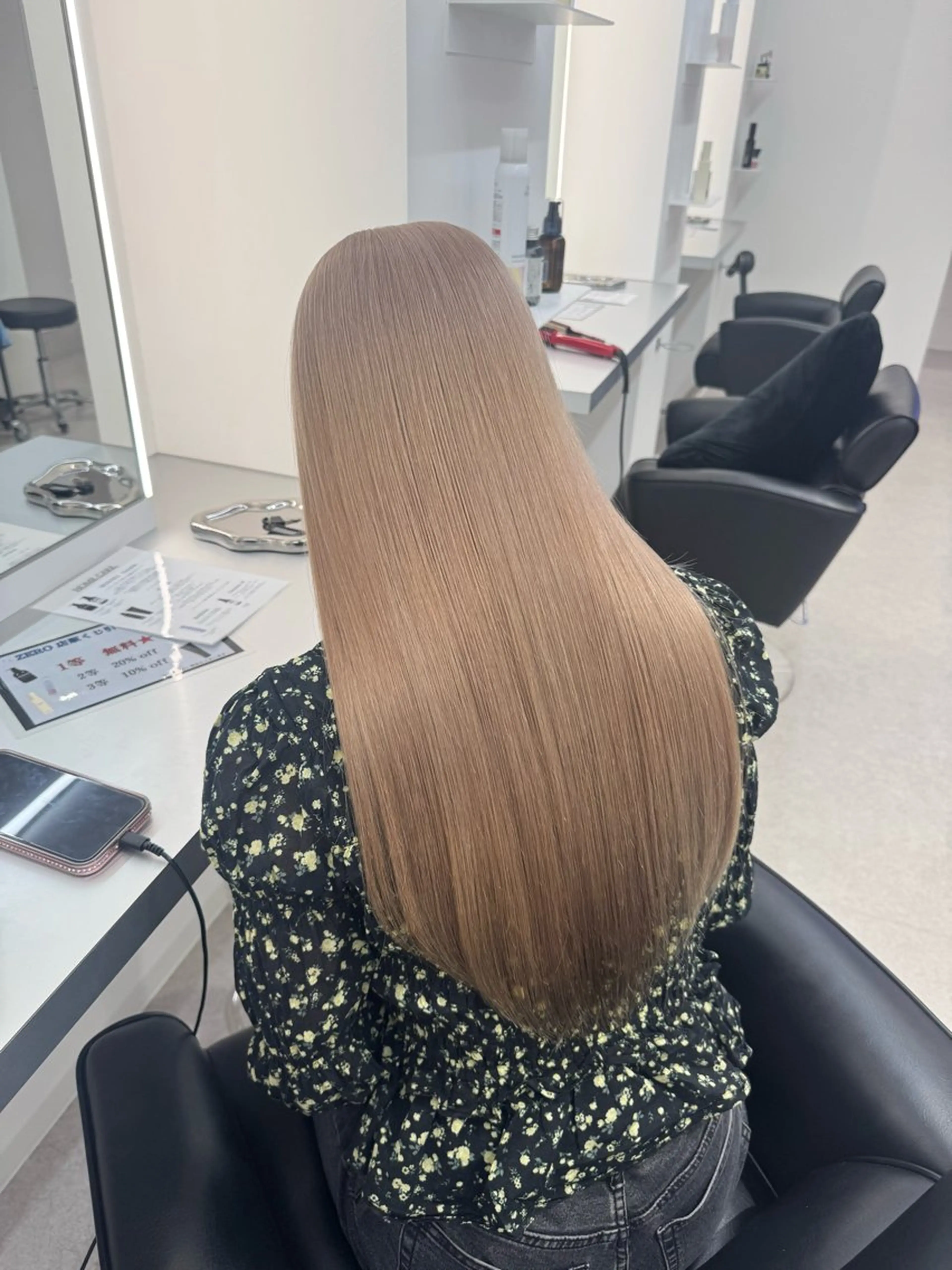 【ミニモ学割🏫】ケアブリーチ1回+艶カラー+髪質改善トリートメントの写真