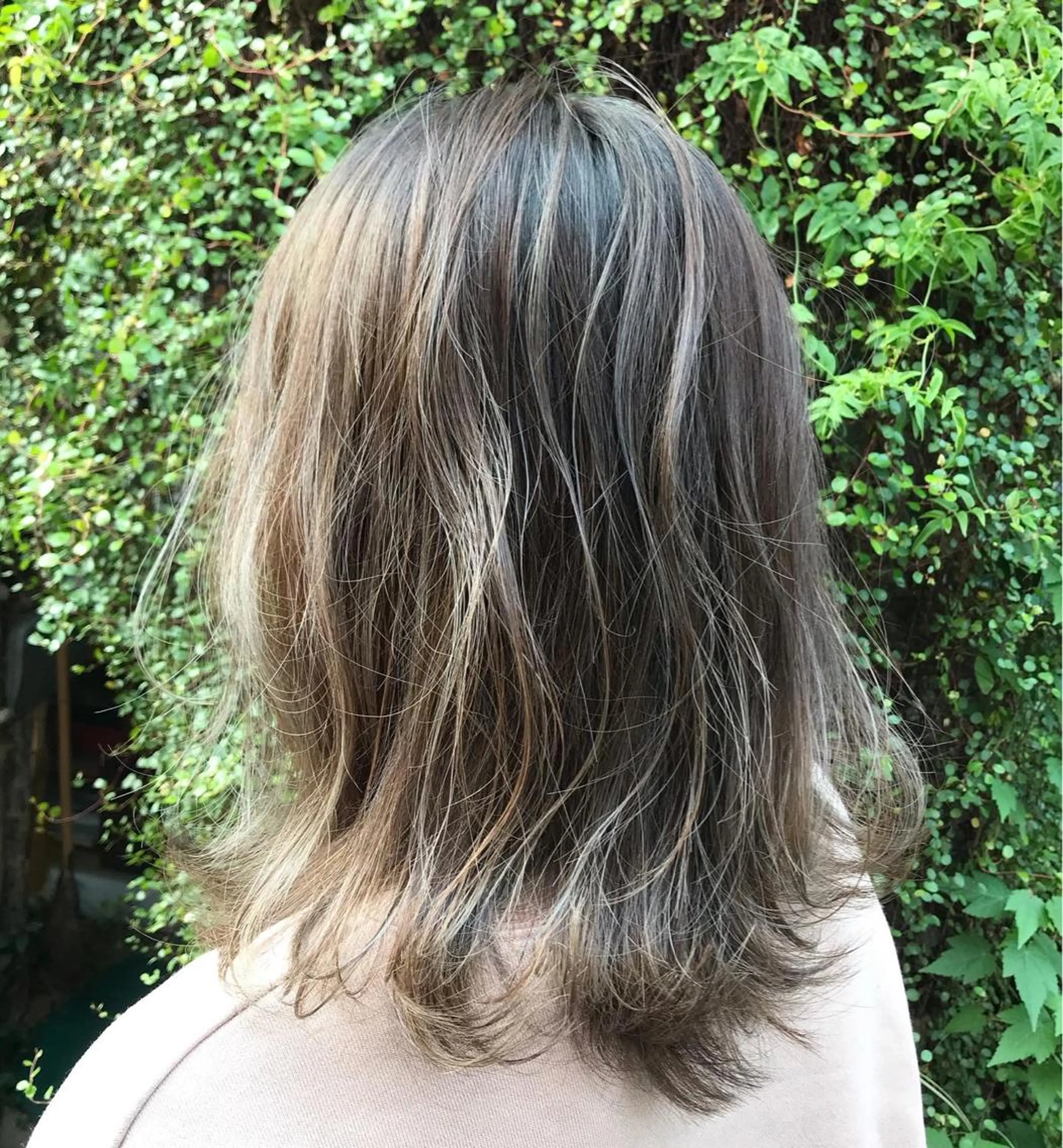 ミディアム カラー ヘアアレンジ グレージュ ハイライトカラー ハイライト カット ヘアカラー AN'TIA小作代表 ⭐︎kazuma⭐︎のヘアスタイル
