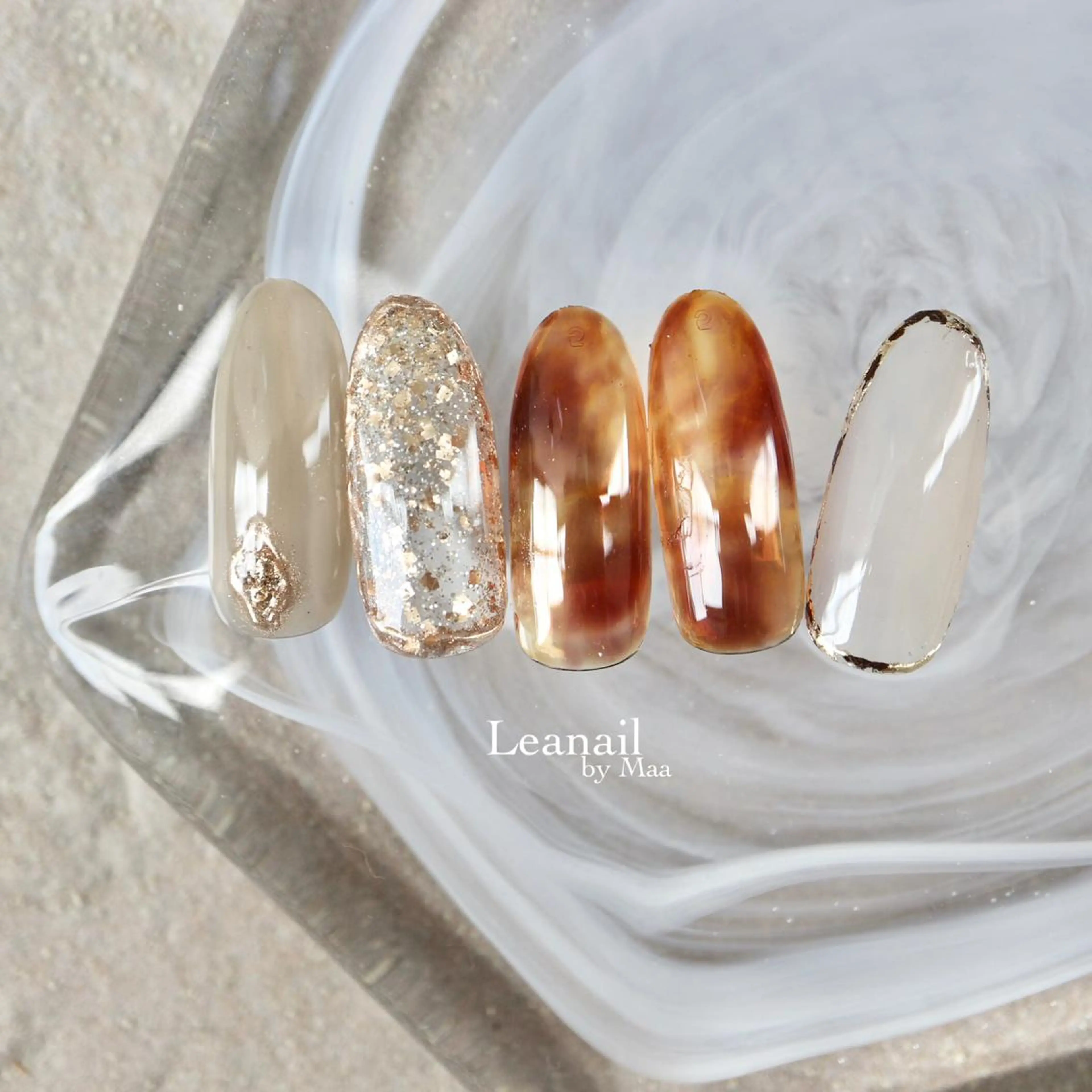 ネイル べっ甲ネイル private_ salon.Leaのネイルデザイン