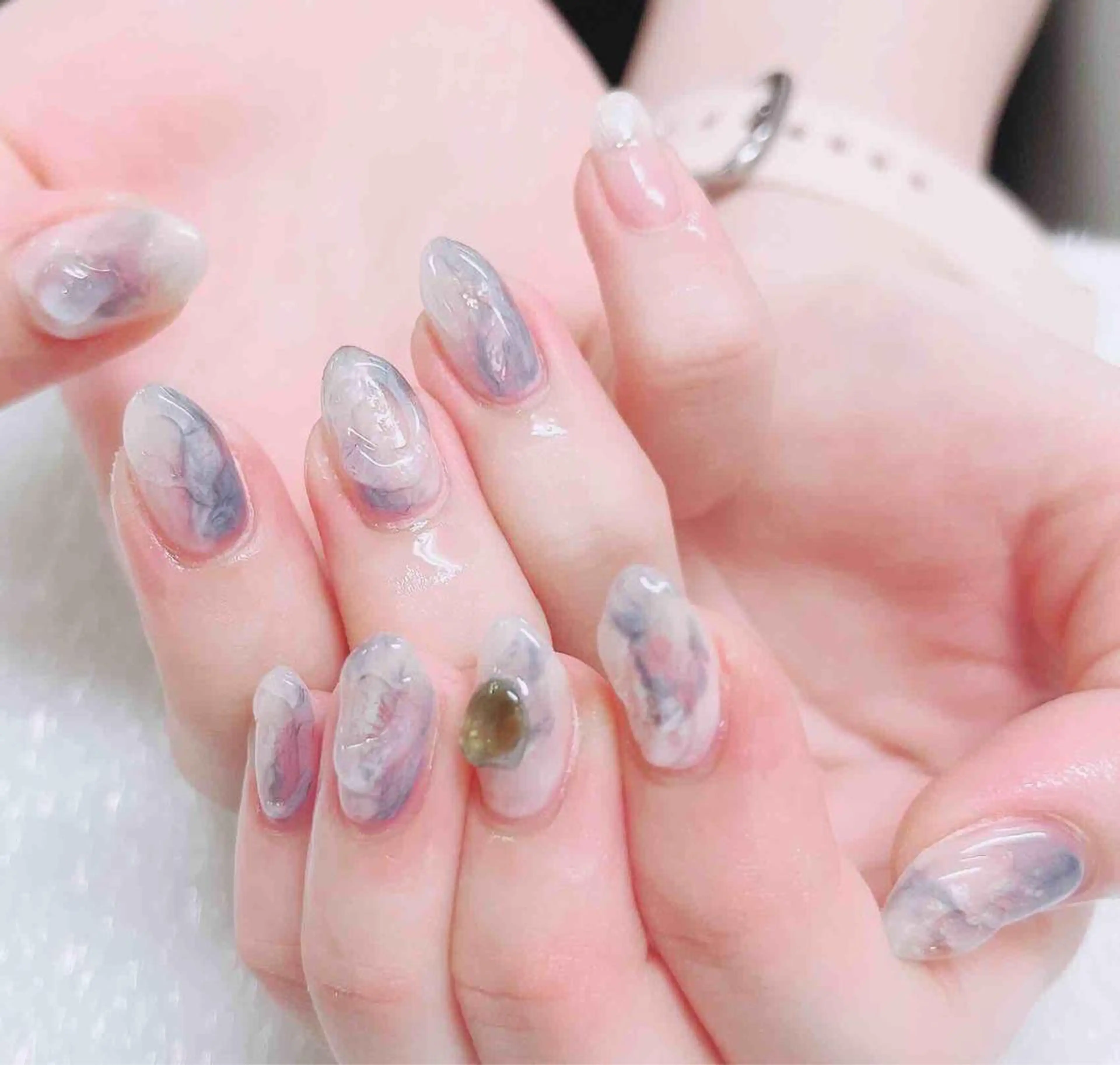 ネイル ハンドネイル MoonNail ユリ🌸のネイルデザイン