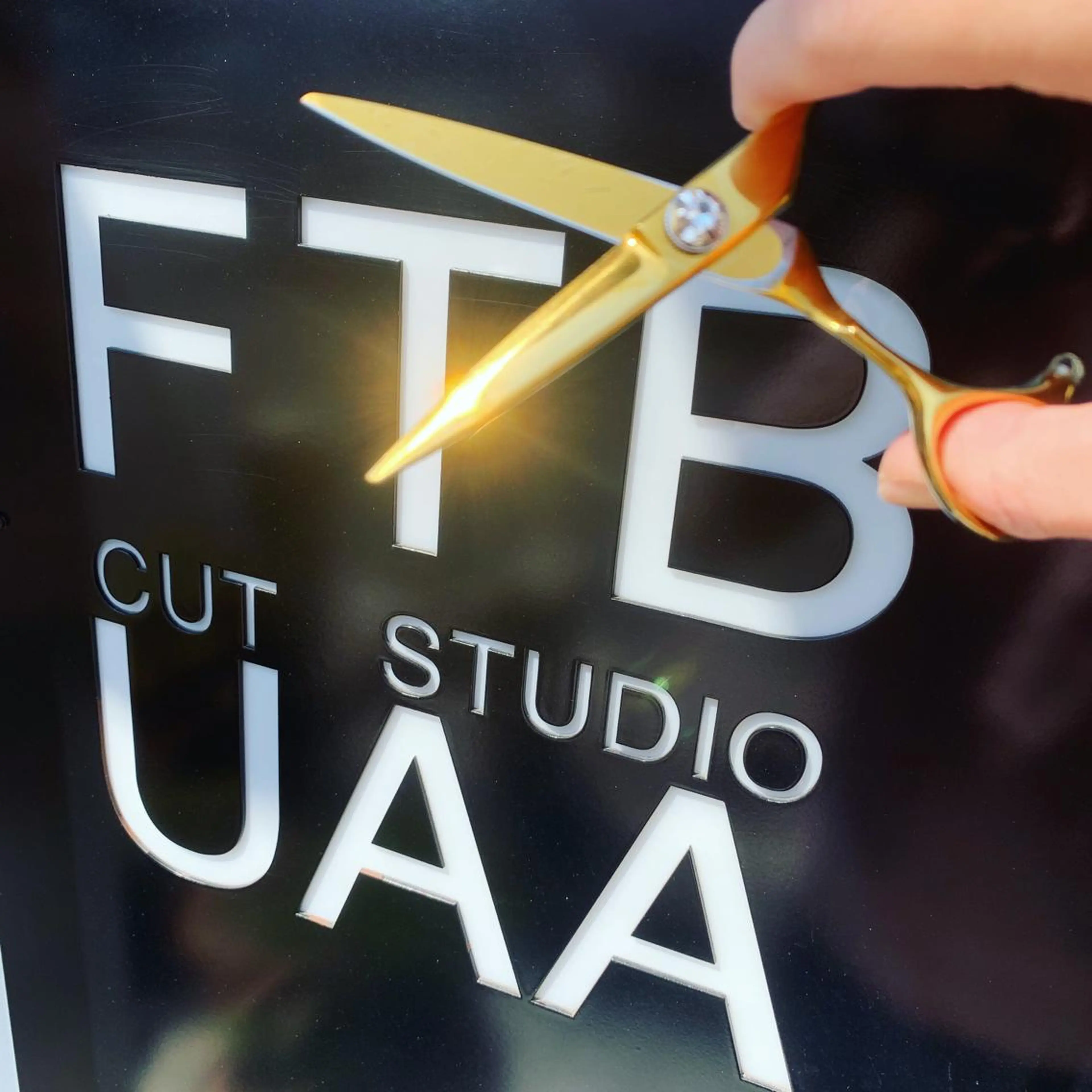 ☆初回限定高校生カット☆シャンプー、ブロー込みの写真