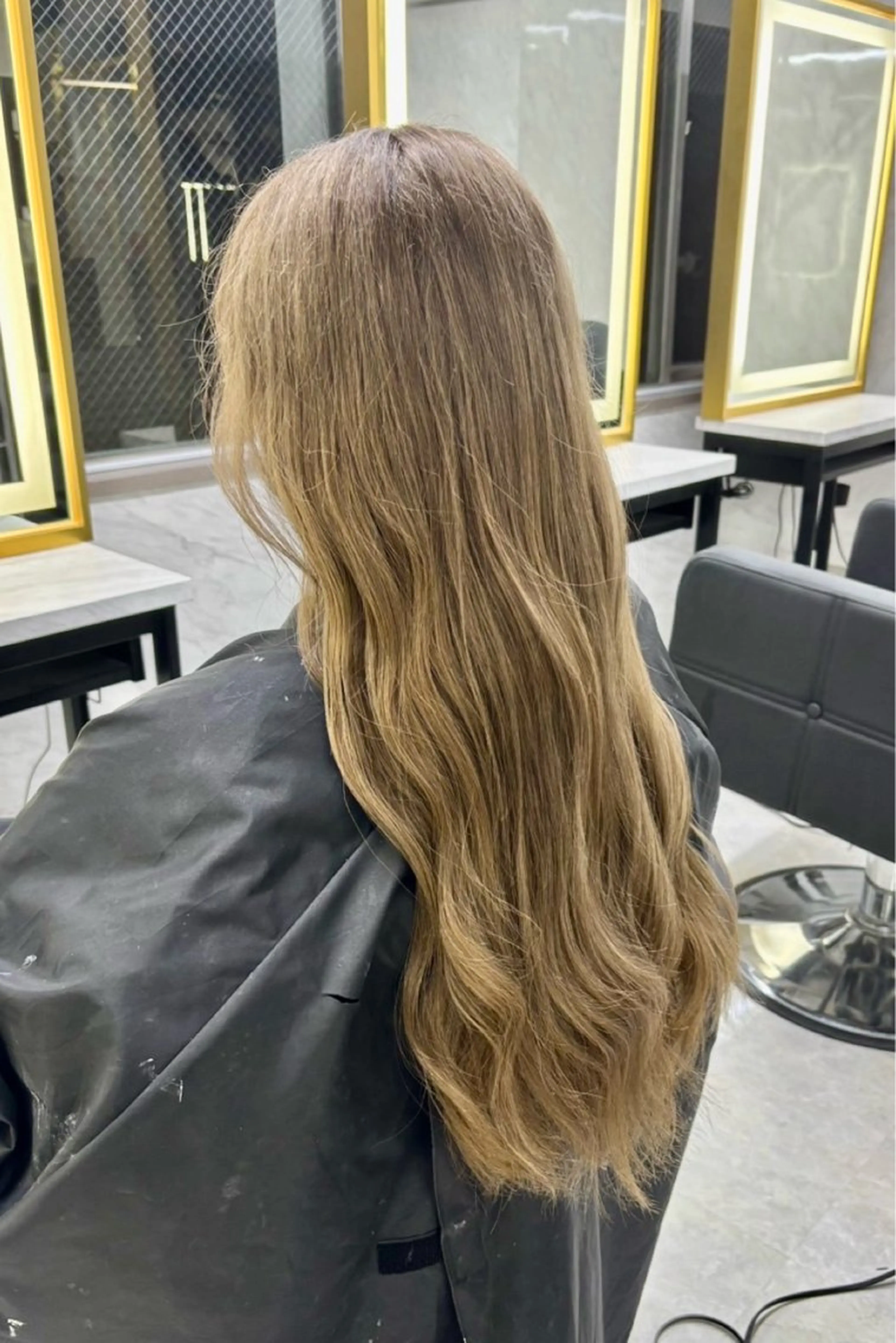 カラー Sanaka Kaiのヘアスタイル