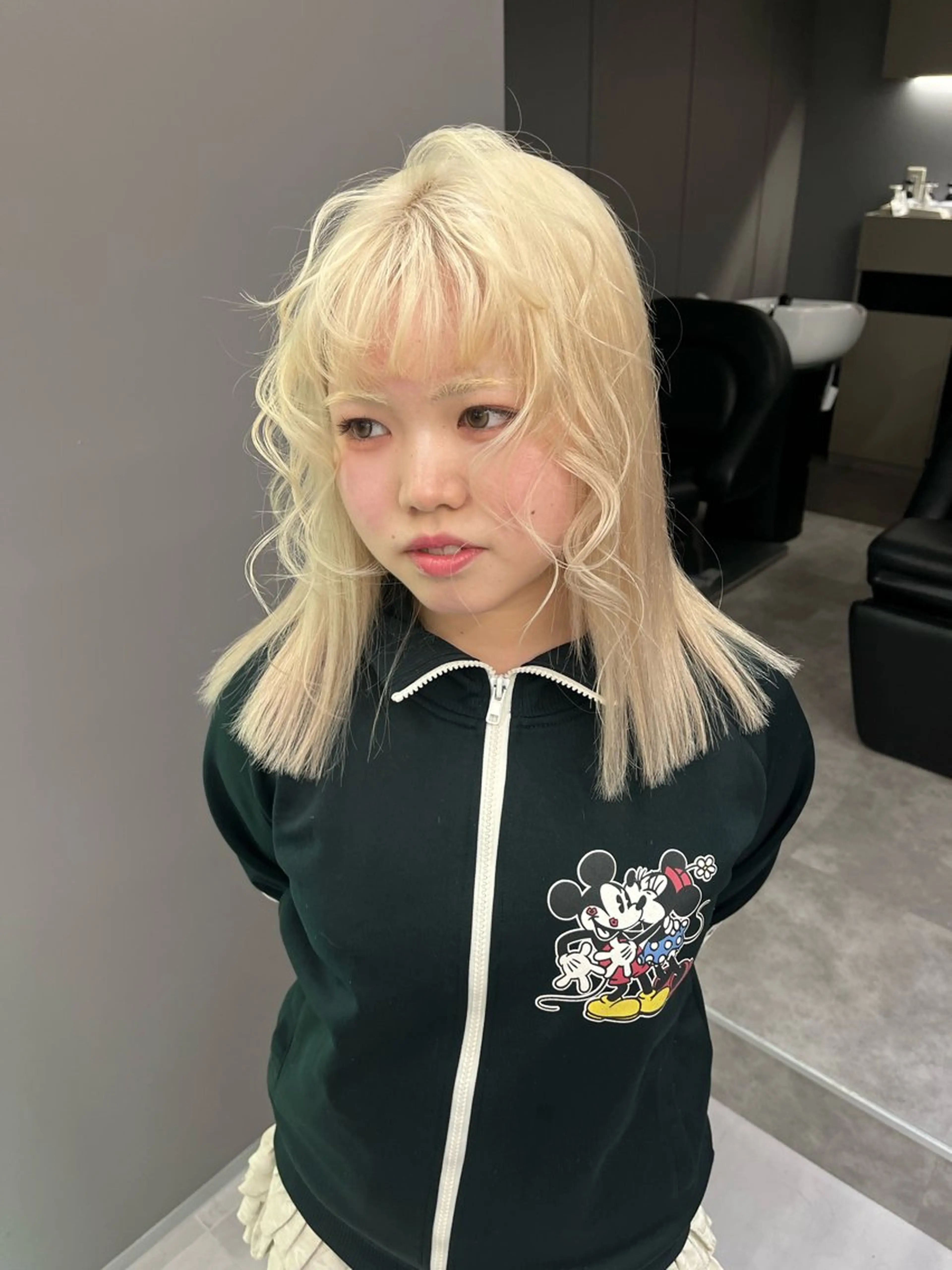 ミディアム Lote.所属・mei ブリーチのヘアスタイル