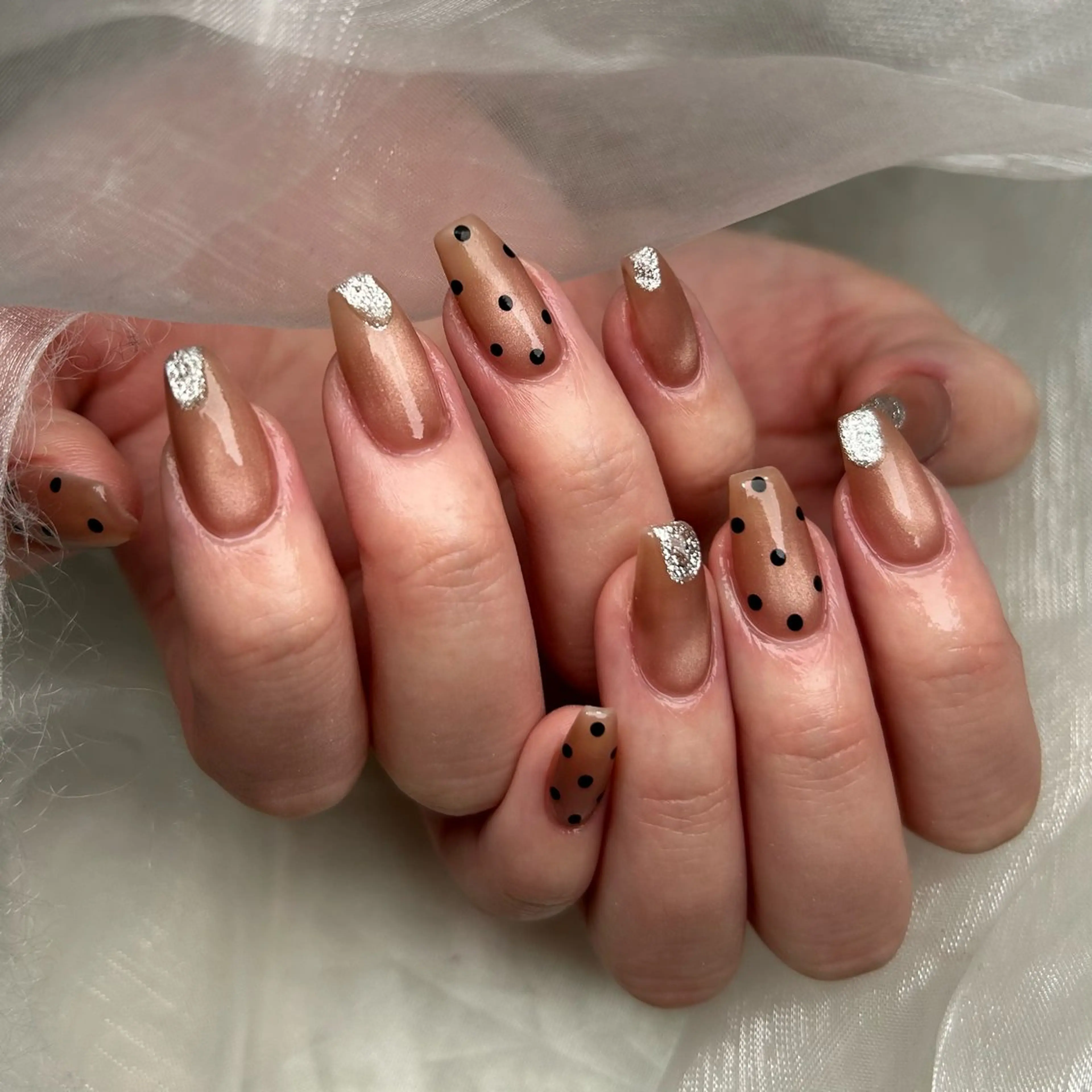 ネイル ドット マグネットネイル shine'an fuka🌿🫧のネイルデザイン