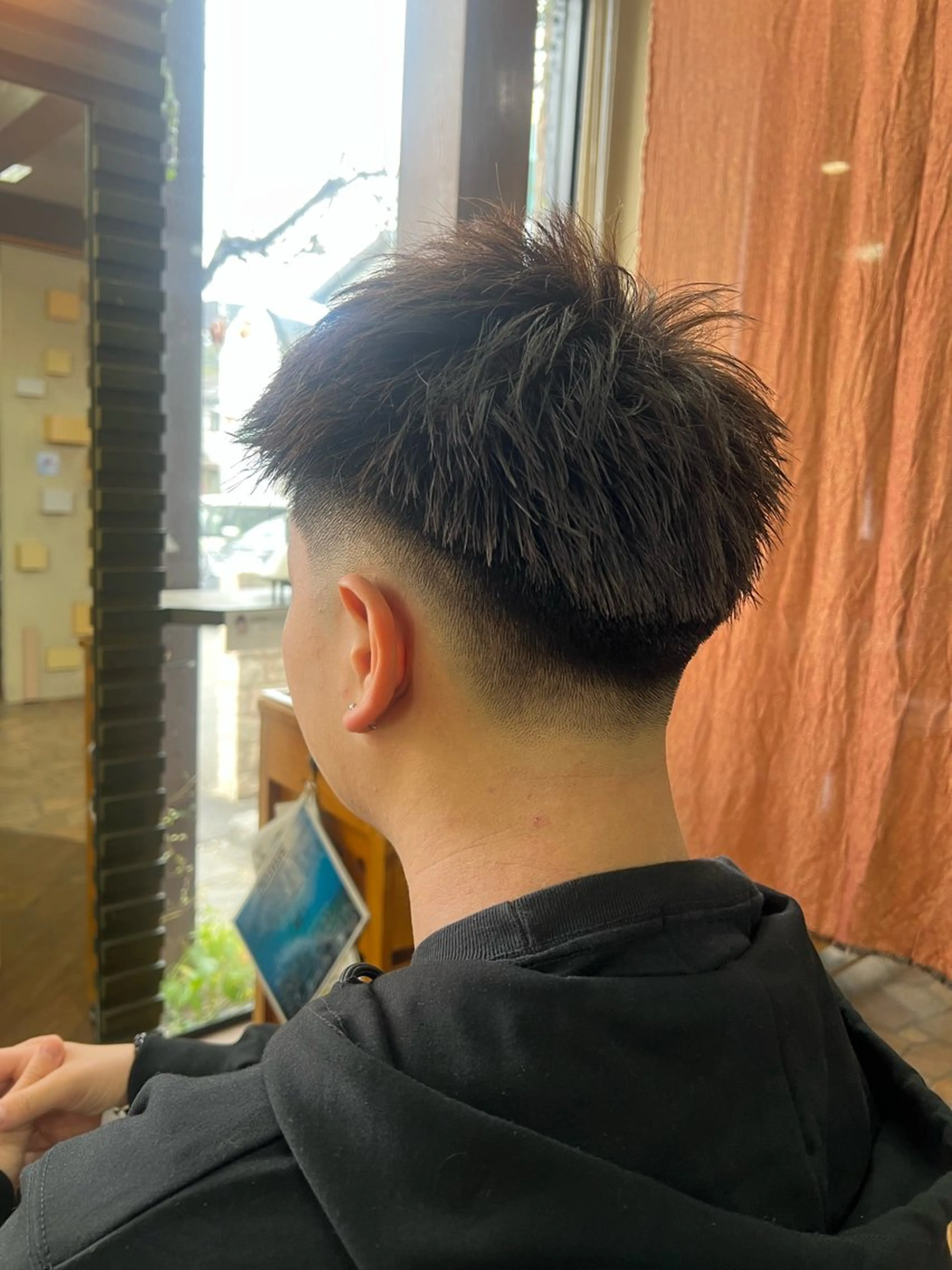 メンズ フェードカット モヒカン カット 奥田 勝亮のヘアスタイル