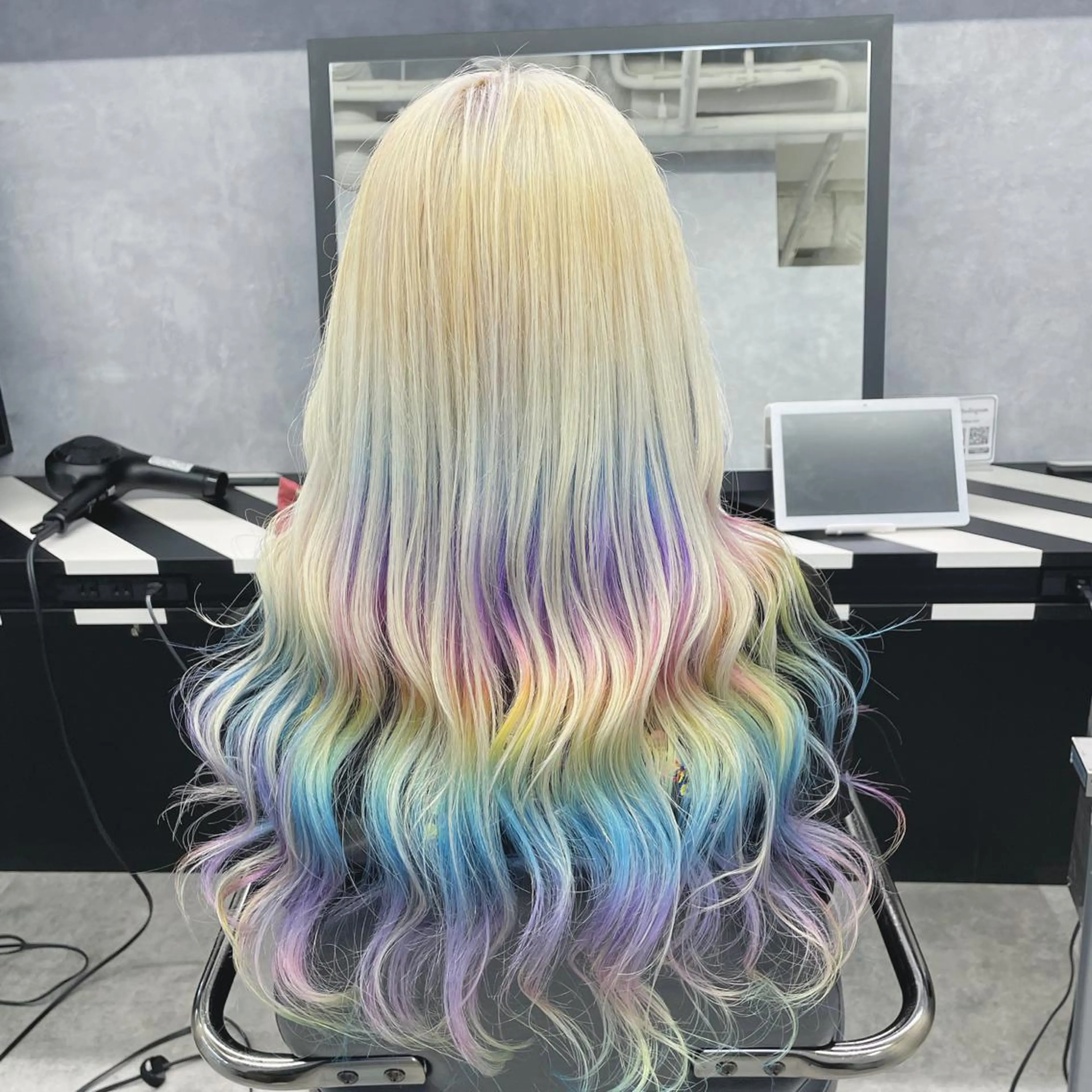 セミロング Cielroシェイロ所属・ブリーチ&エクステ 🥀ケアカラー特化のヘアスタイル