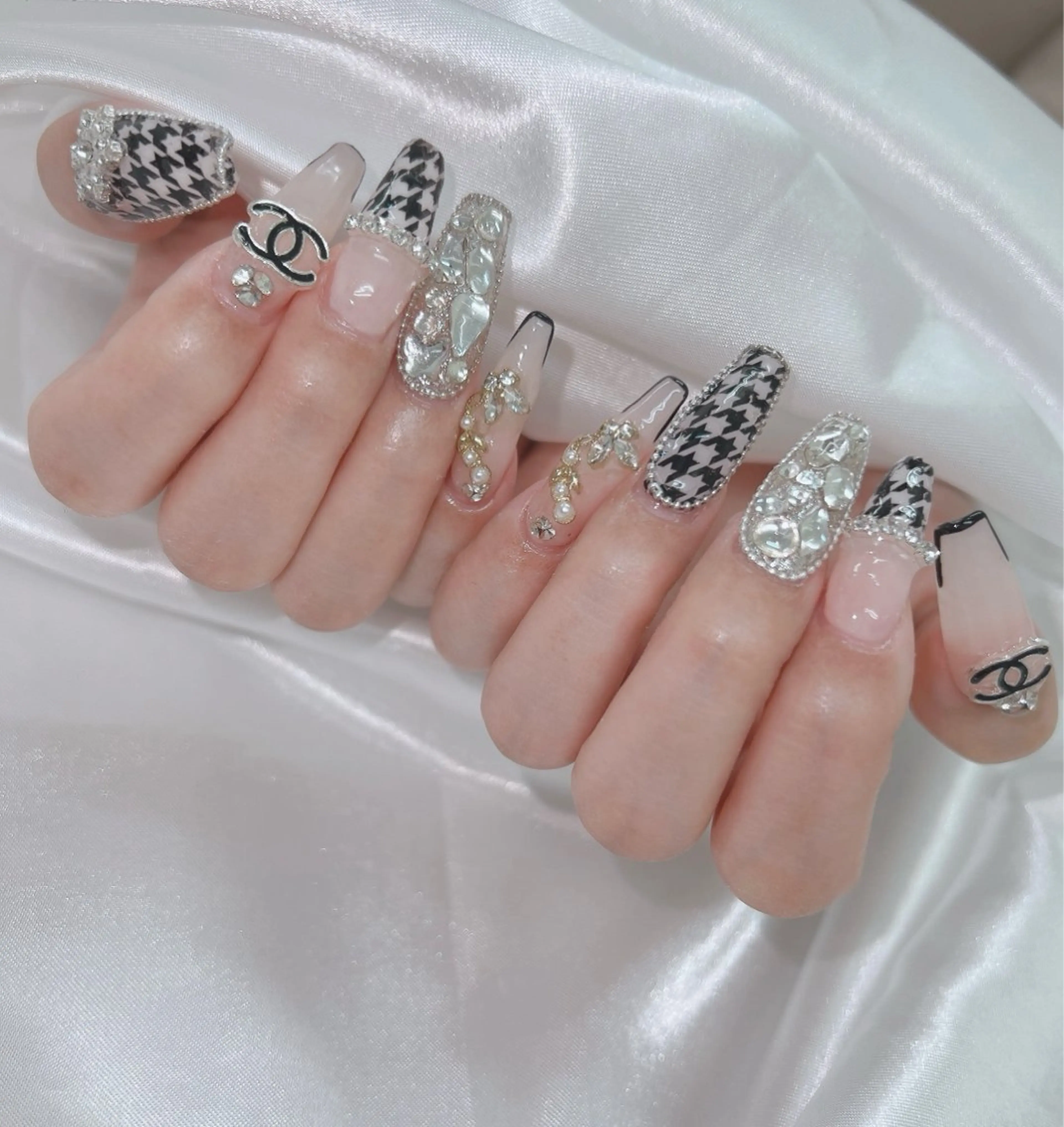 ネイル 長さ出し ハロウィン マグネットネイル ミラーネイル ネイルチップ ハンドネイル Lee Nails チップ長さだし専門店のネイルデザイン