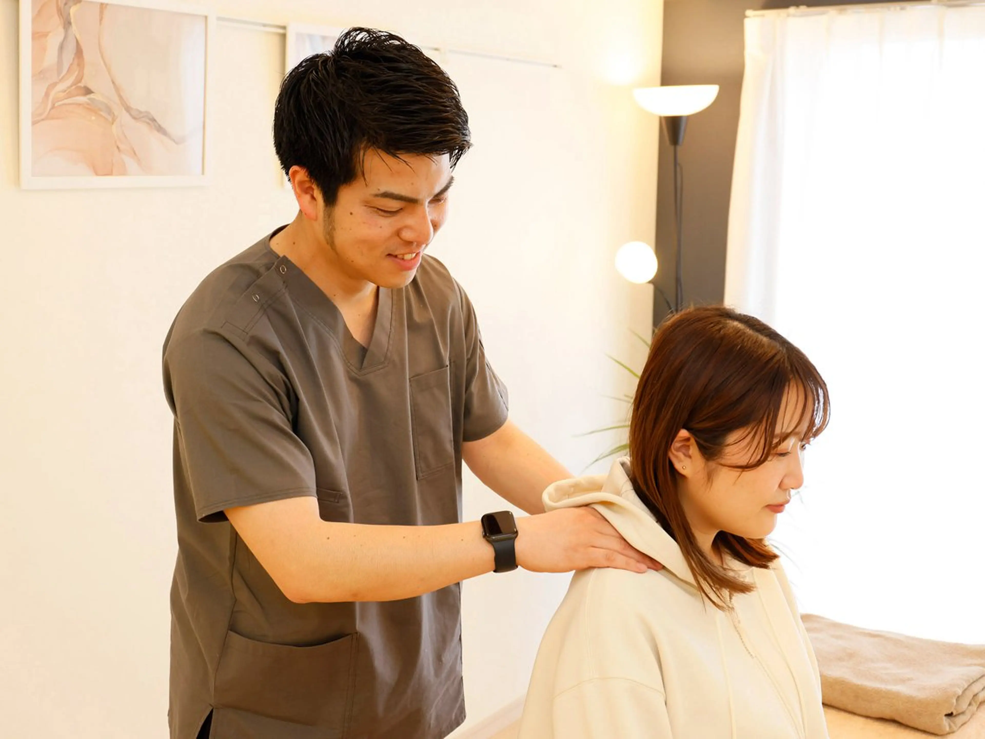 学生向けケア| 肩こり・姿勢・小顔✨のエステ・リラクイメージ