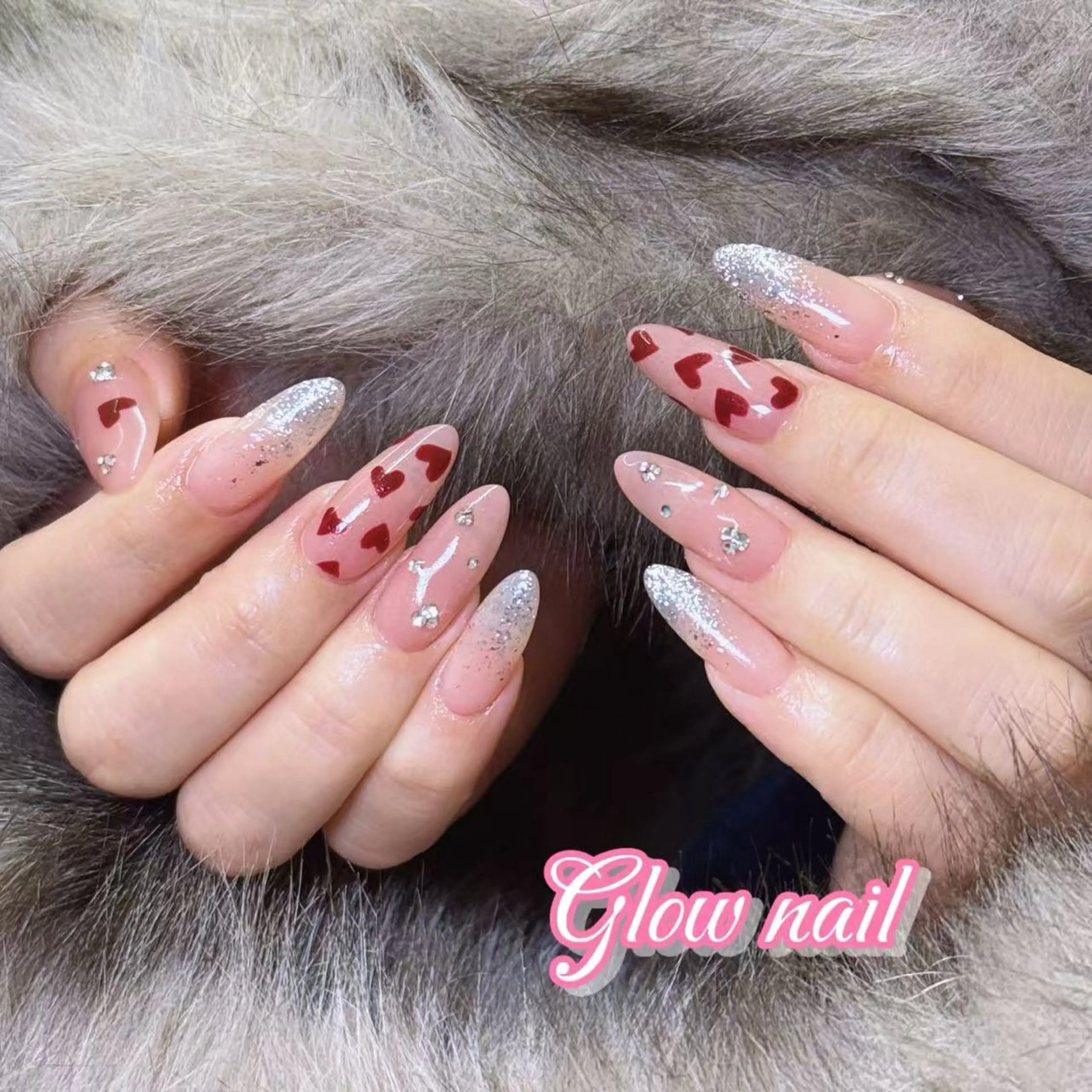 ネイル グロー ネイルのネイルデザイン