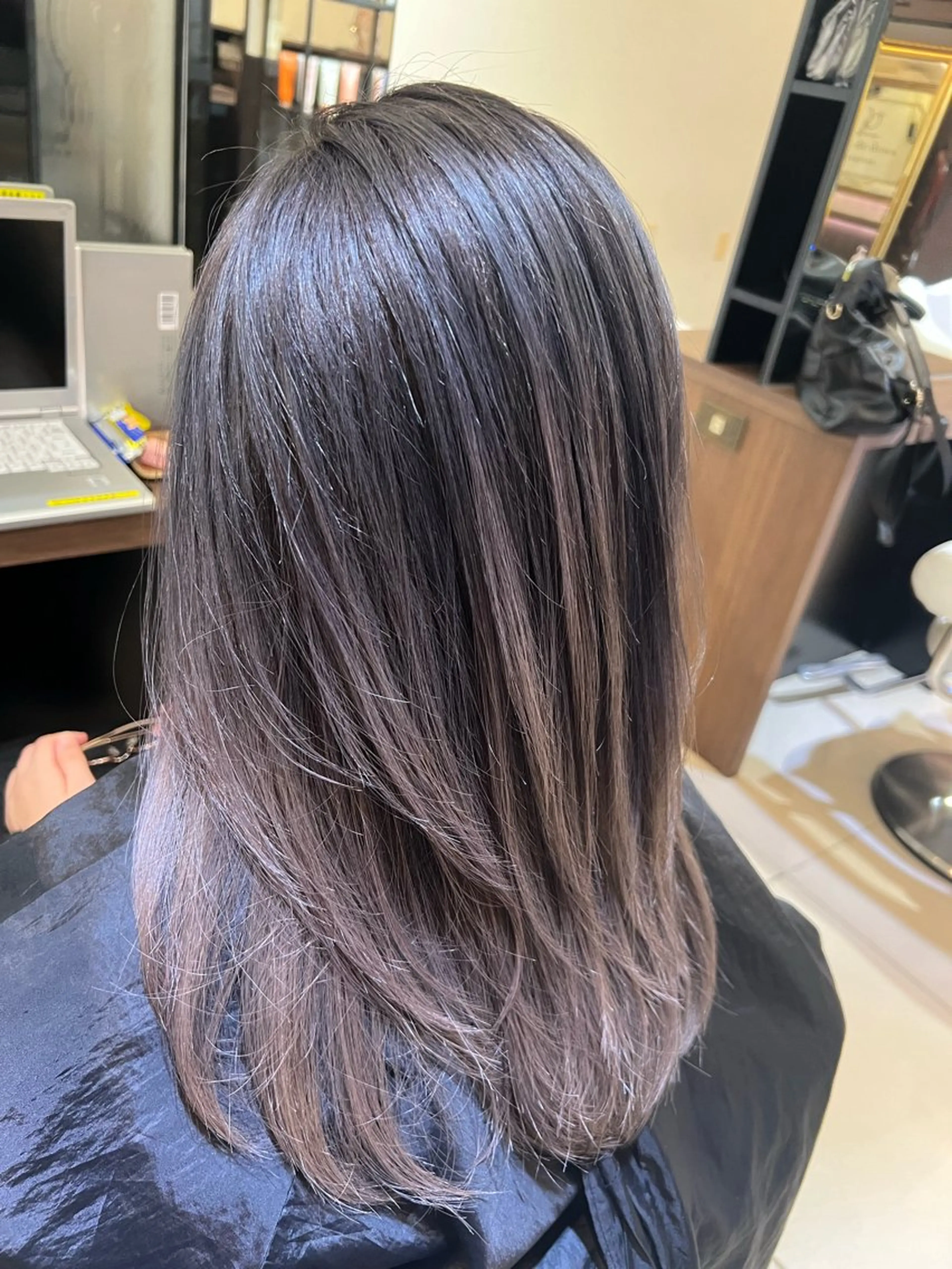 ロング カラー pasdedeux  LEQUIOS所属・パドドゥ 仲程のヘアスタイル