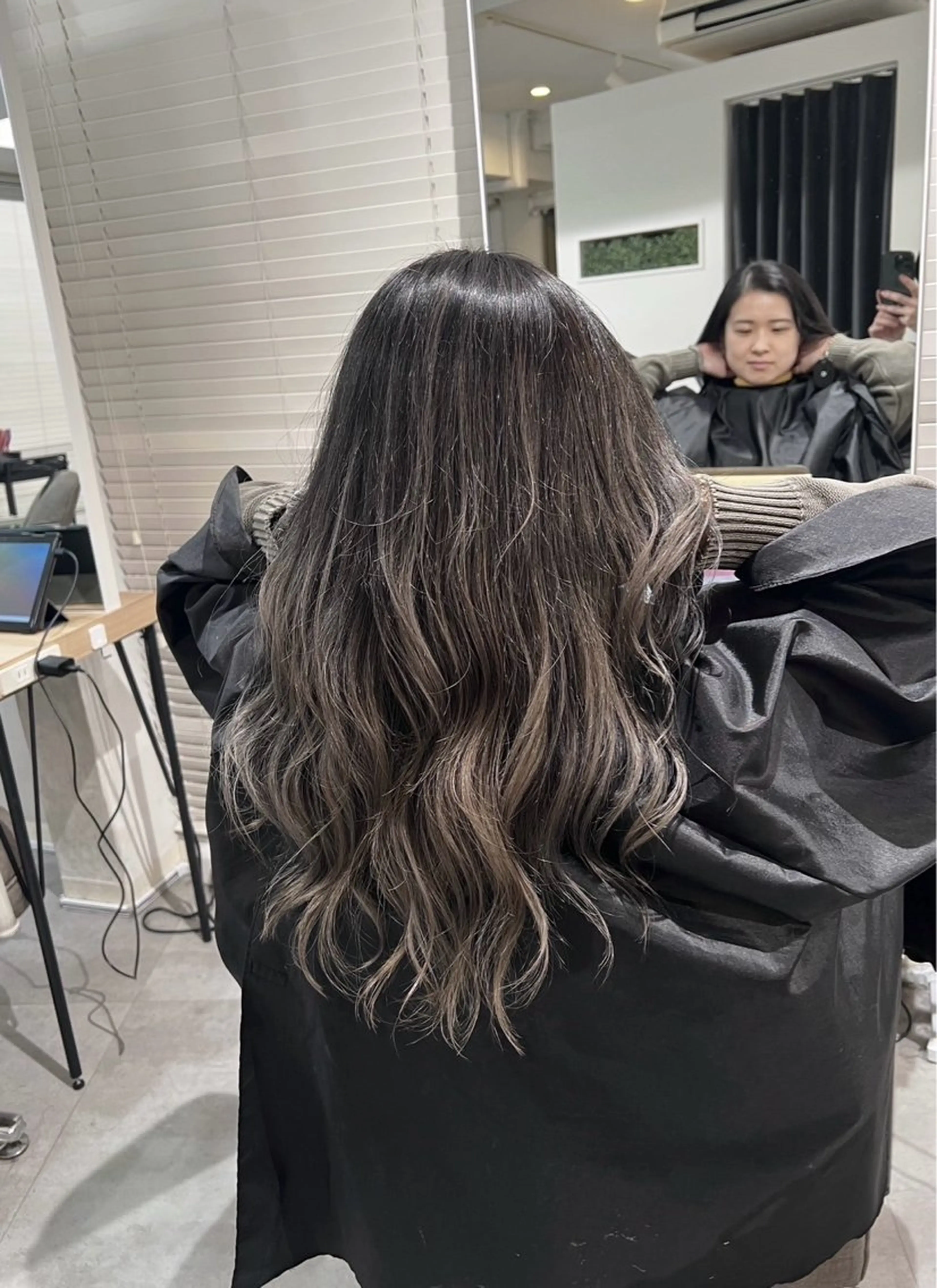 ロング カラー バレイヤージュ グレージュ レイヤーカット ヘアカラー トリートメント ROBIN所属・指名数No.1 /NAOYAのヘアスタイル