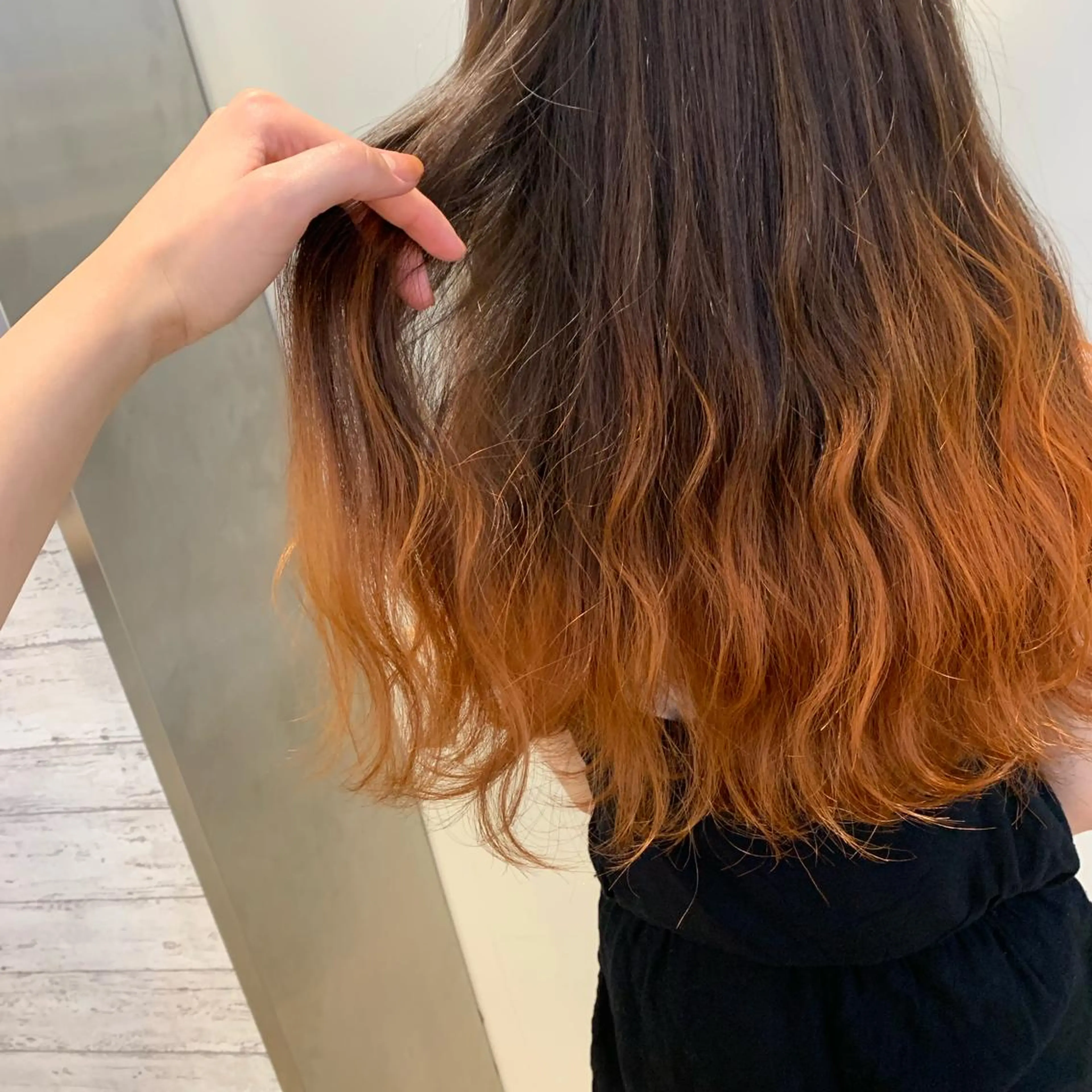 カラー オレンジ 天野 利咲のヘアスタイル