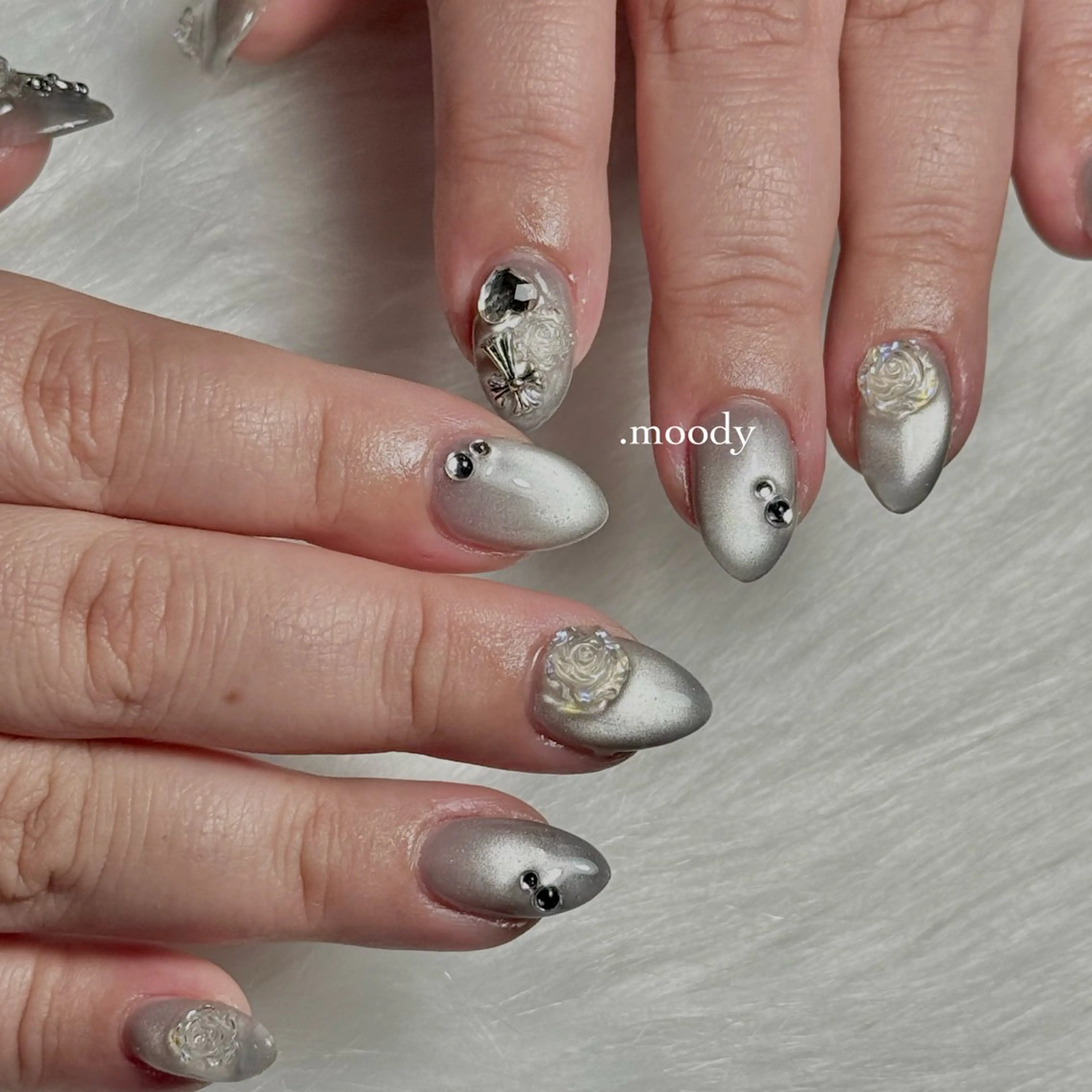 ネイル マグネットネイル .moody ナナのネイルデザイン