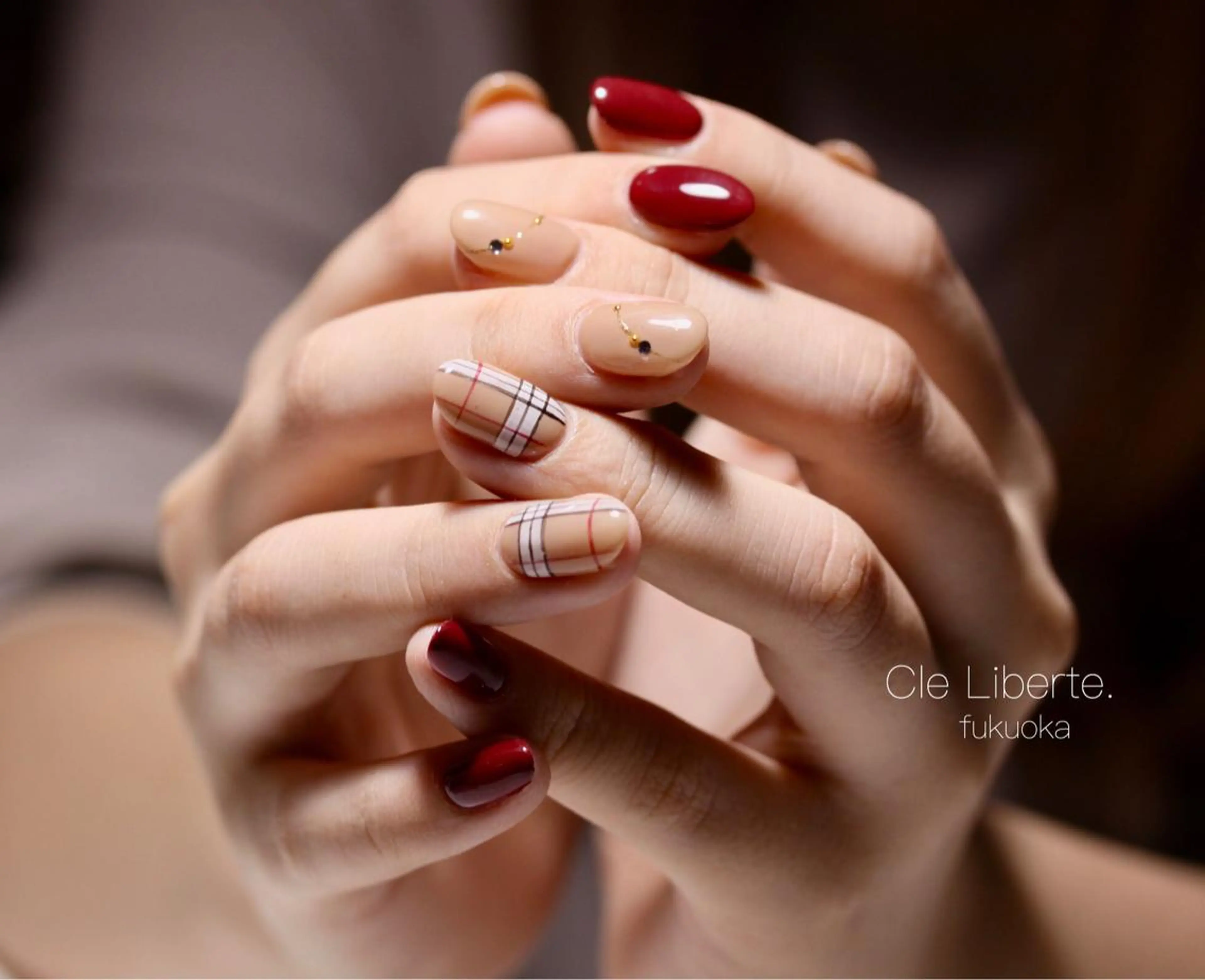 ネイル 赤色 Elio 国泰寺のネイルデザイン