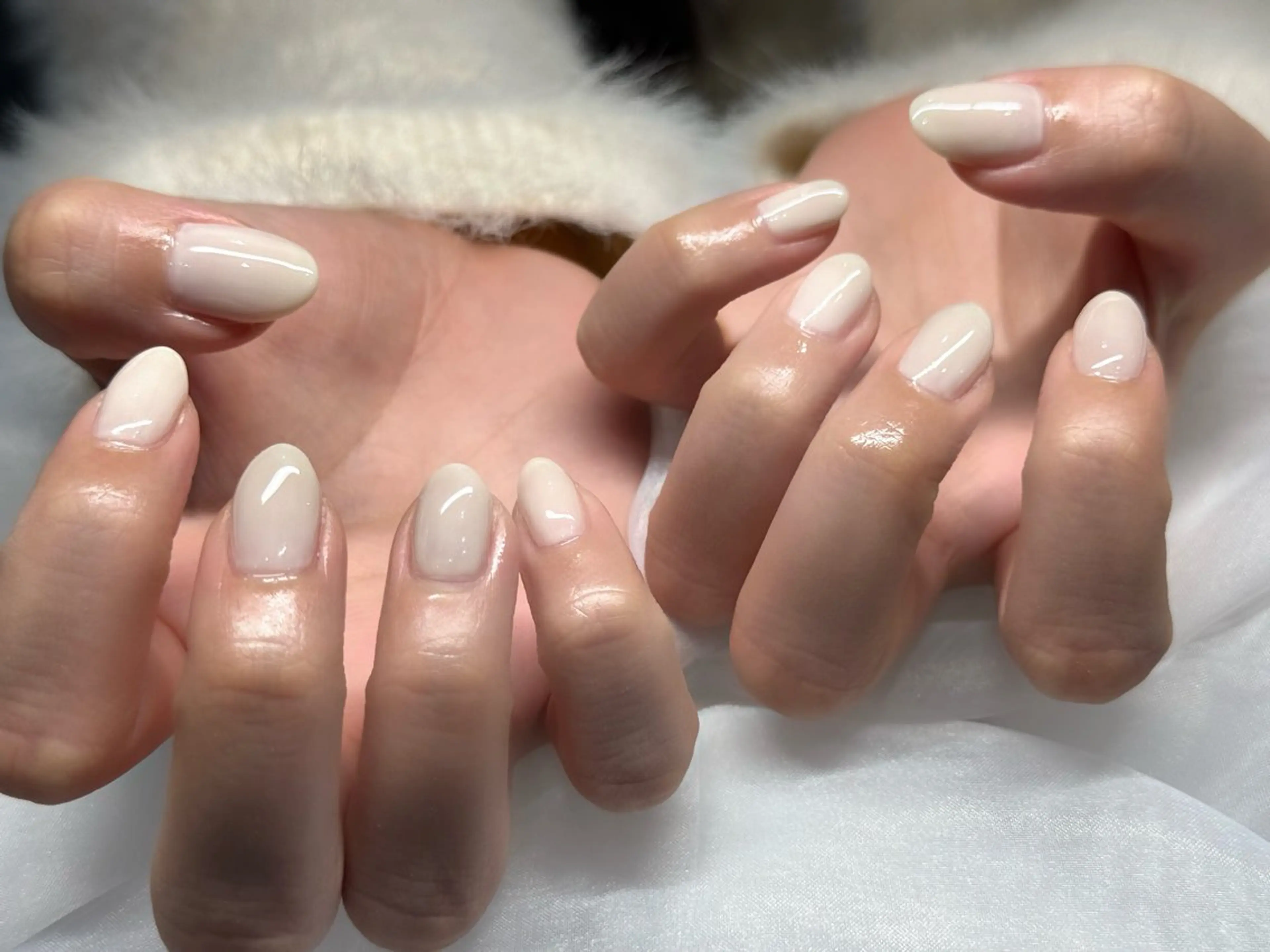 ネイル ホワイト ハンドネイル CarinaNail Chieのネイルデザイン