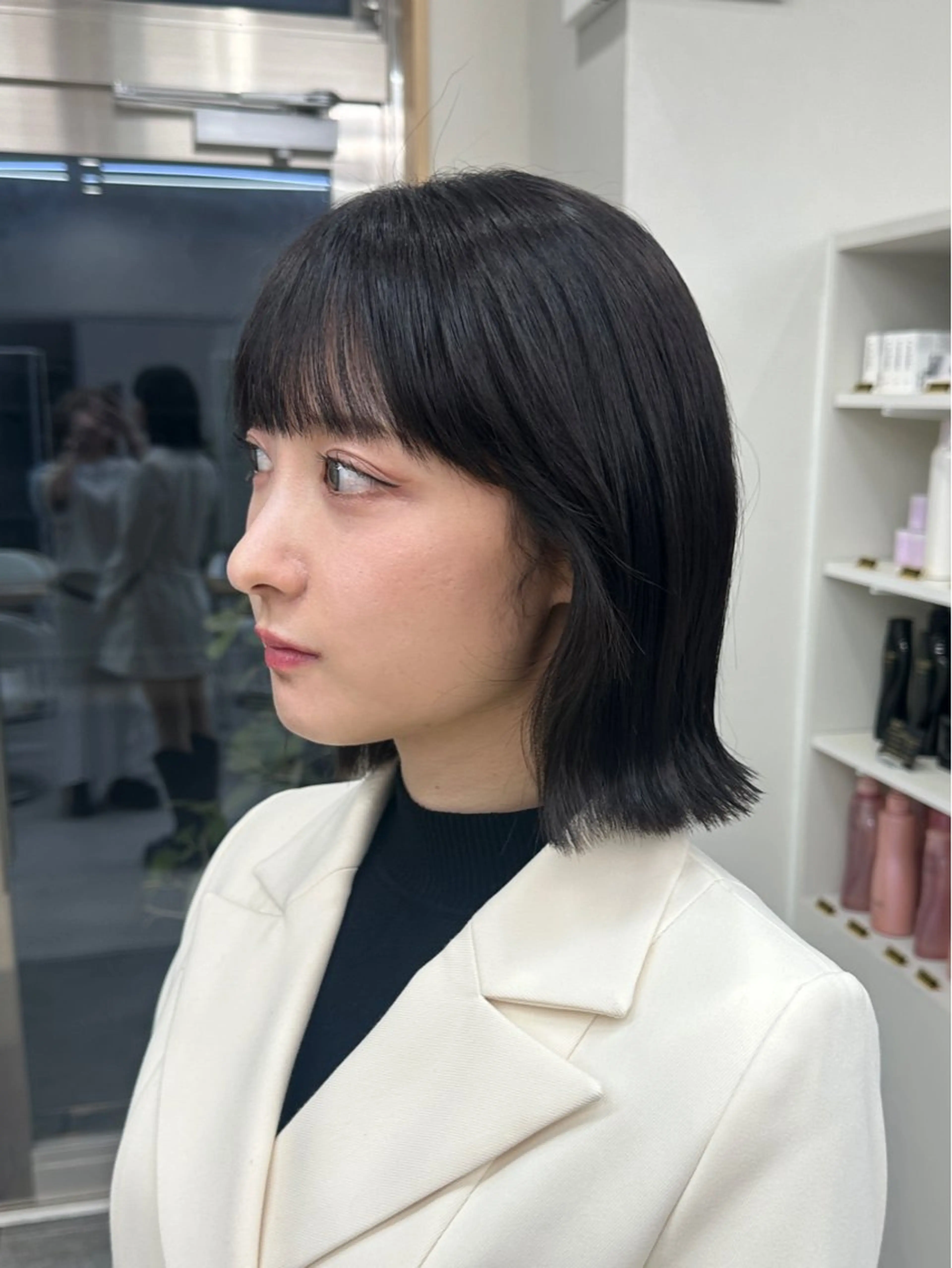 ショート 切りっぱなしボブ ボブ 外ハネヘア カット 丸山 心 / 艶カラーのヘアスタイル