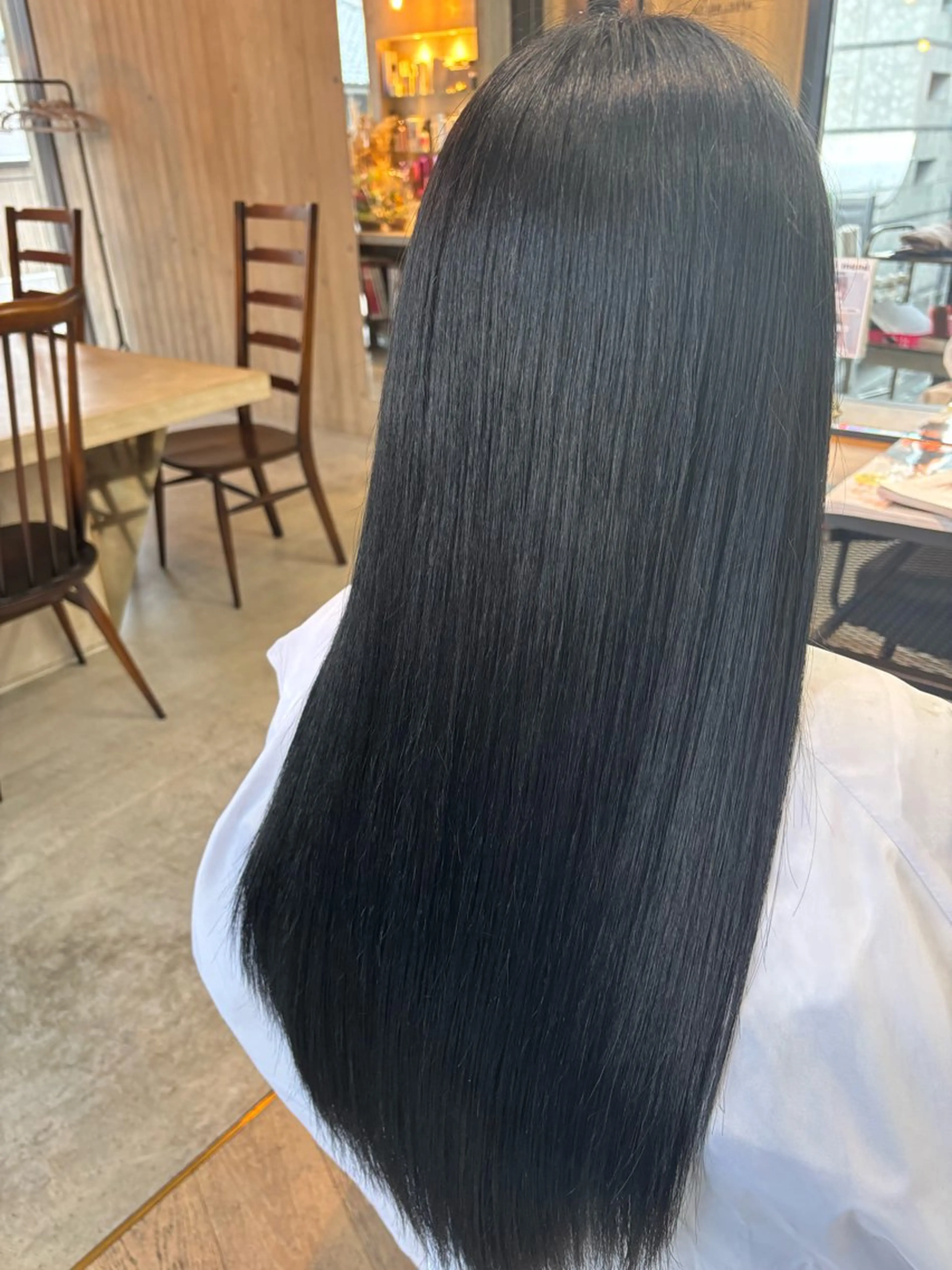 ロング カラー 黒髪 ブルーカラー ブルーブラック 西岡 乙花のヘアスタイル