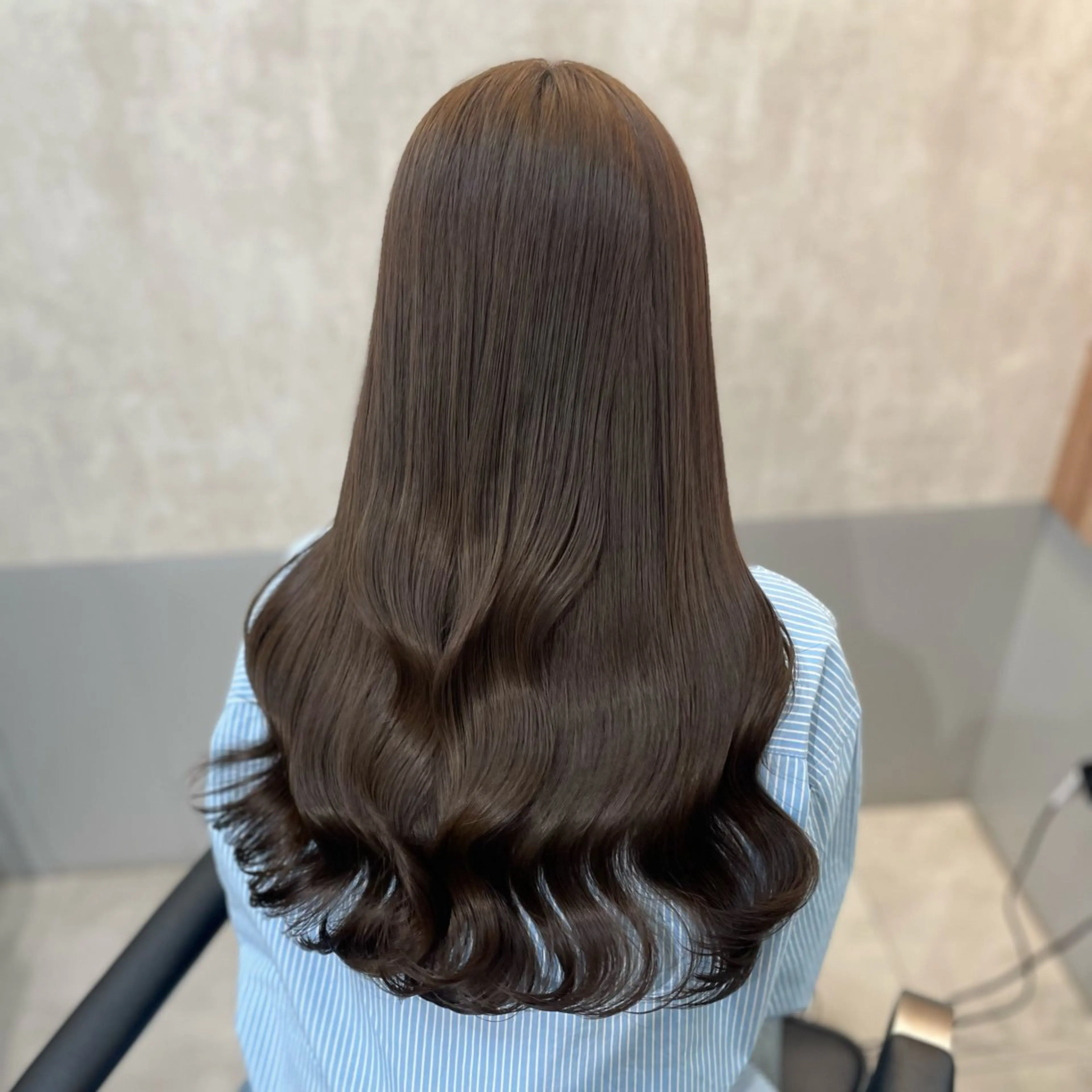 ロング カラー ベージュカラー 黒髪 ブリーチ ブラウンカラー ブラウンベージュ カット ヘアカラー トリートメント ioe三宮🍀 よしかわ かなみのヘアスタイル