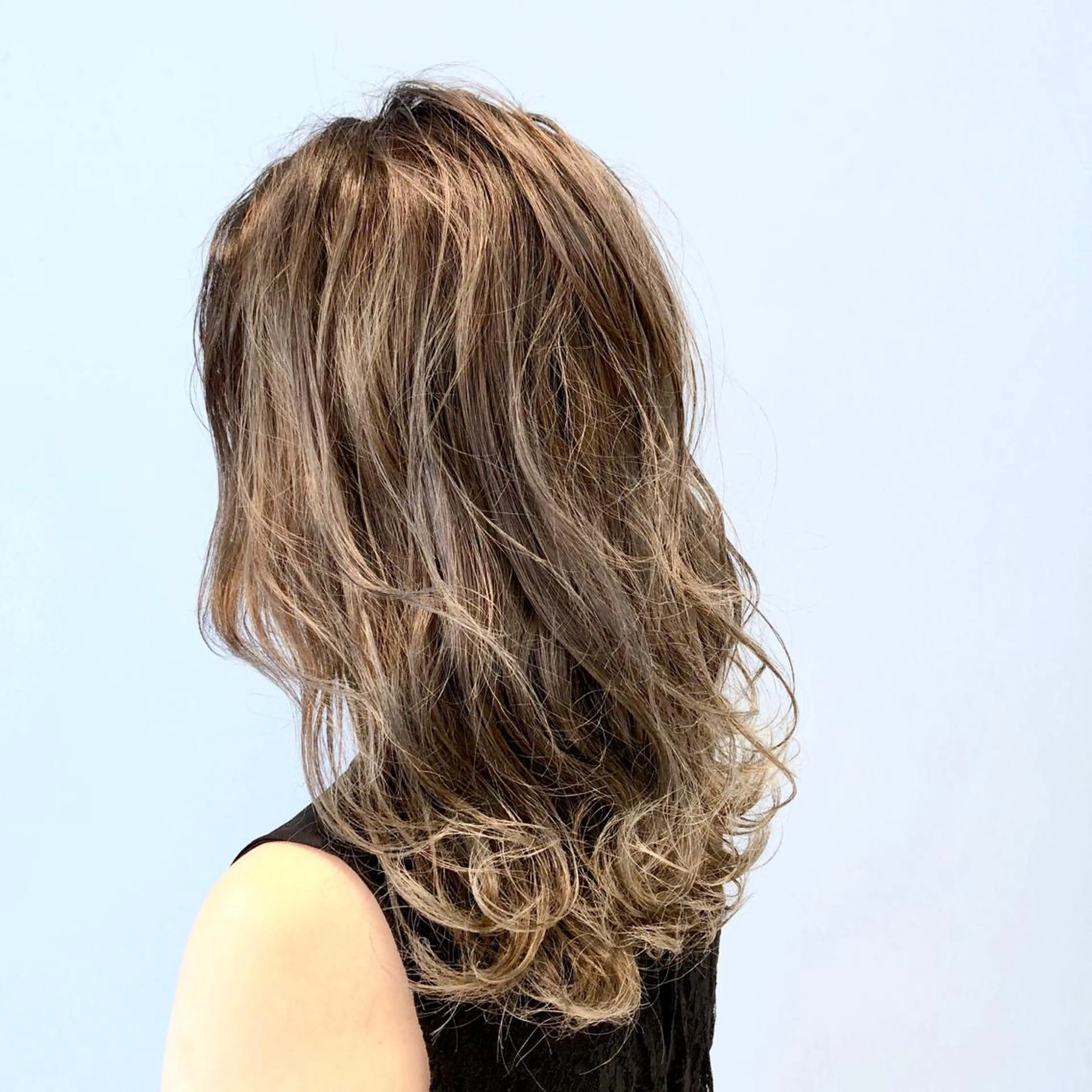 ロング カラー ブリーチ ケアブリーチ グラデーションカラー グレージュ 外国人風カラー カット ヘアカラー トリートメント 🌈ぷる艶カラー🌈 髪質改善👑柳沼尚貴のヘアスタイル