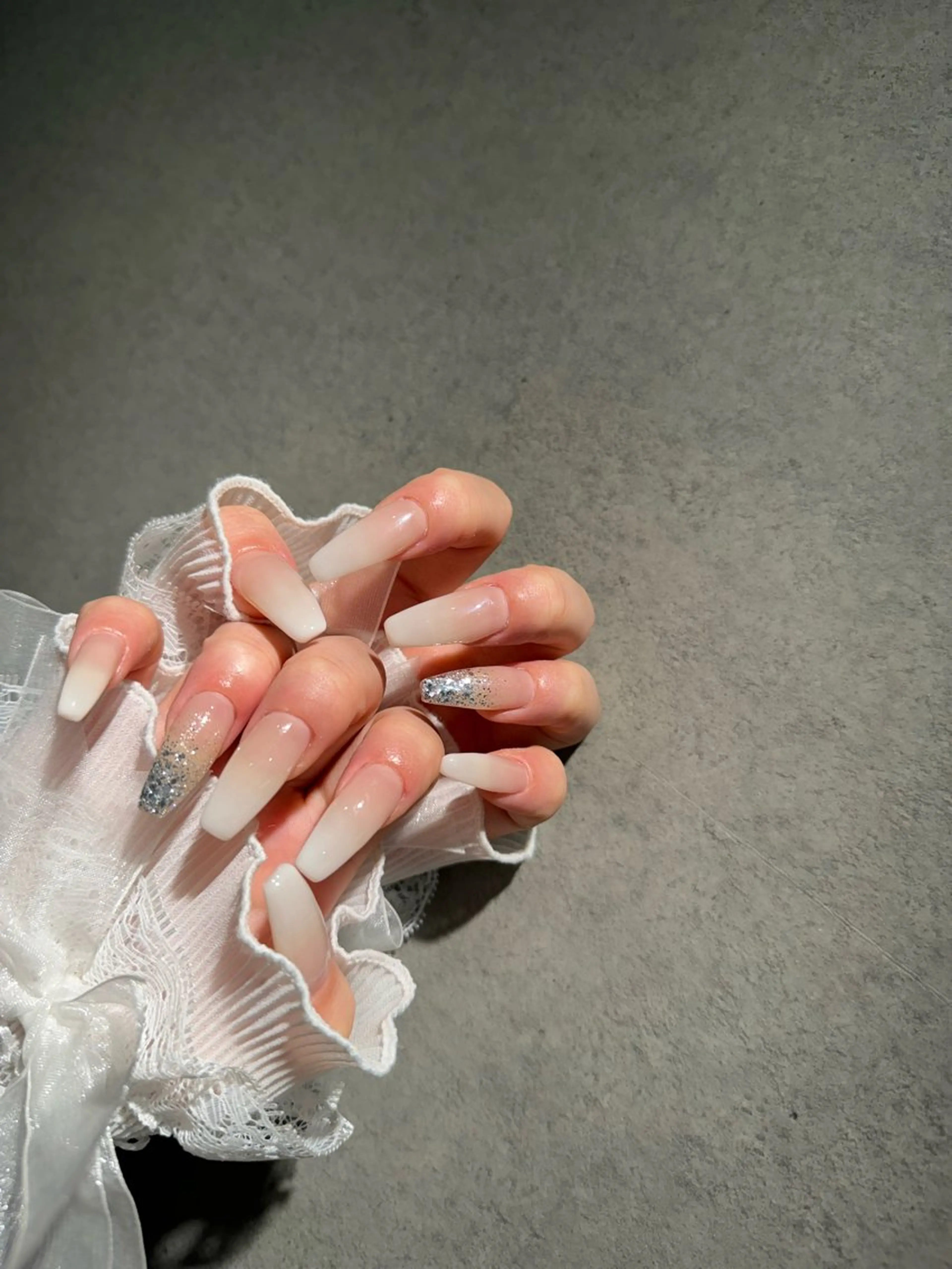 ネイル I-nailロング /ワンホン/キラキラのネイルデザイン