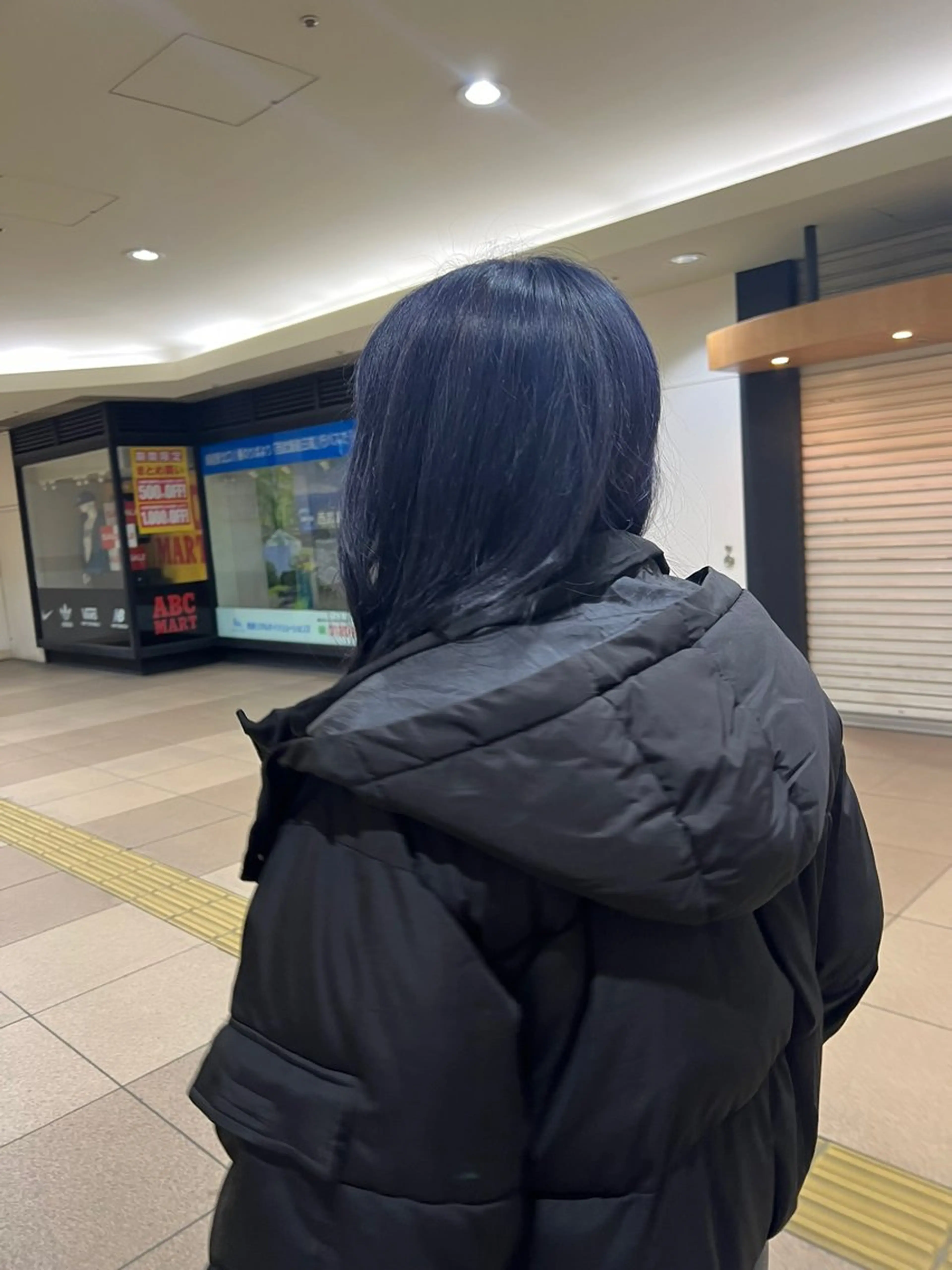 ロング カラー ブリーチ ブルーカラー ネイビーカラー M.Fe's はるな 🖤メンズカット募集のヘアスタイル