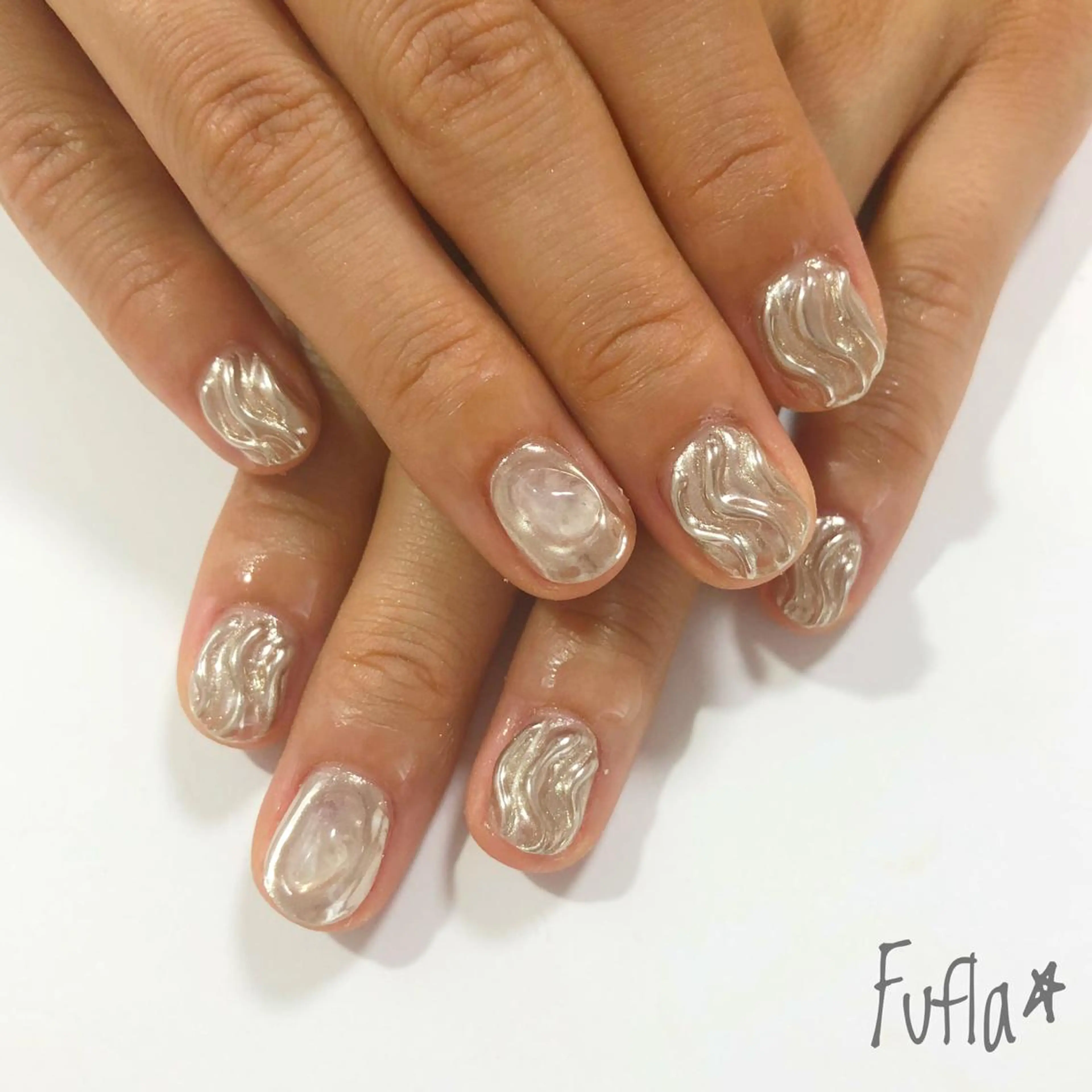 ネイル ミラーネイル プライベートサロン Fuflaのネイルデザイン