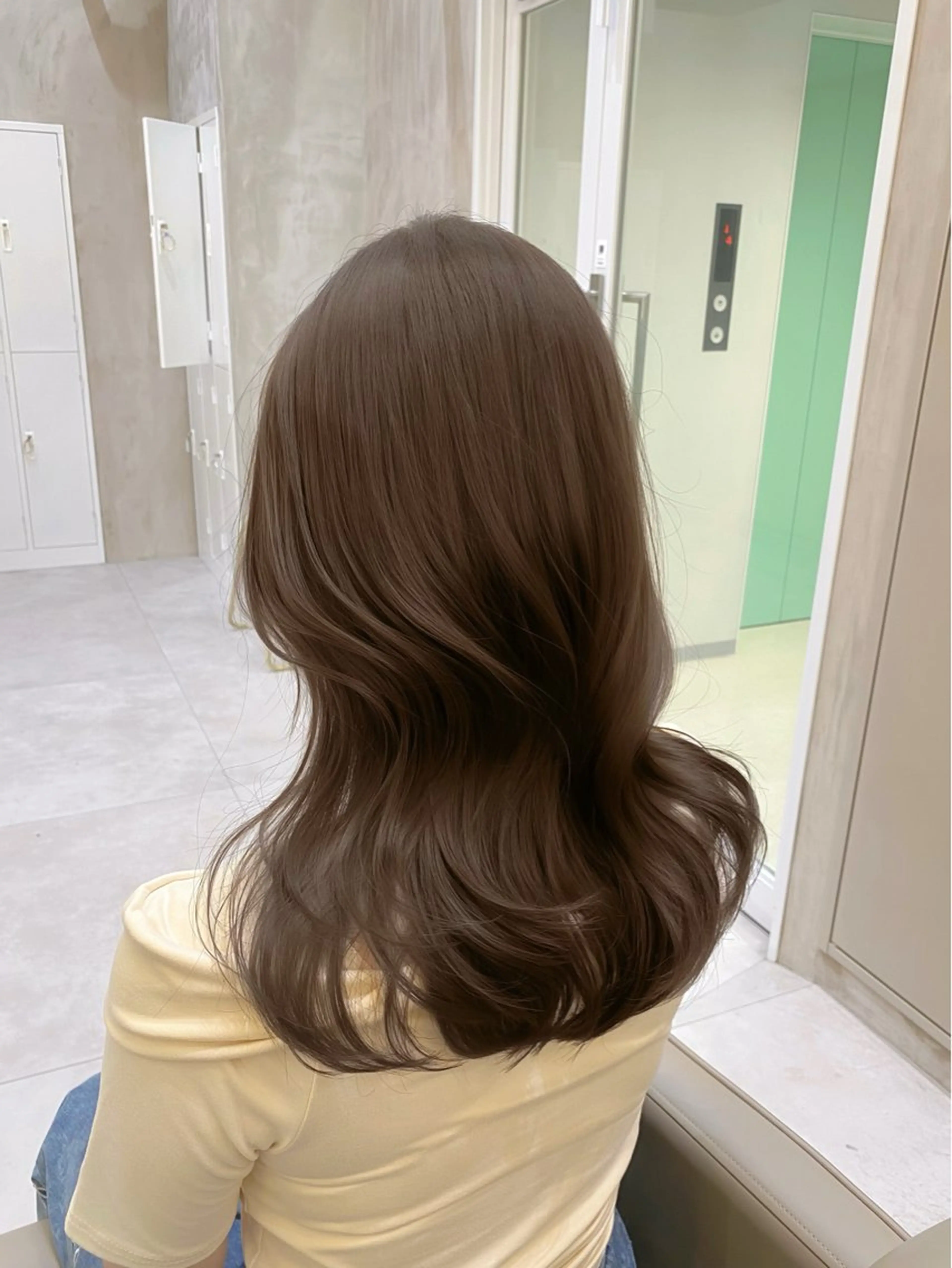 ミディアム カラー ヘアアレンジ ベージュカラー ブリーチ ブラウンカラー ショコラブラウン 透明感カラー カット ヘアカラー トリートメント ヘアセット 赤み消し🫧韓国ヘア 🫧藤岡誠也のヘアスタイル