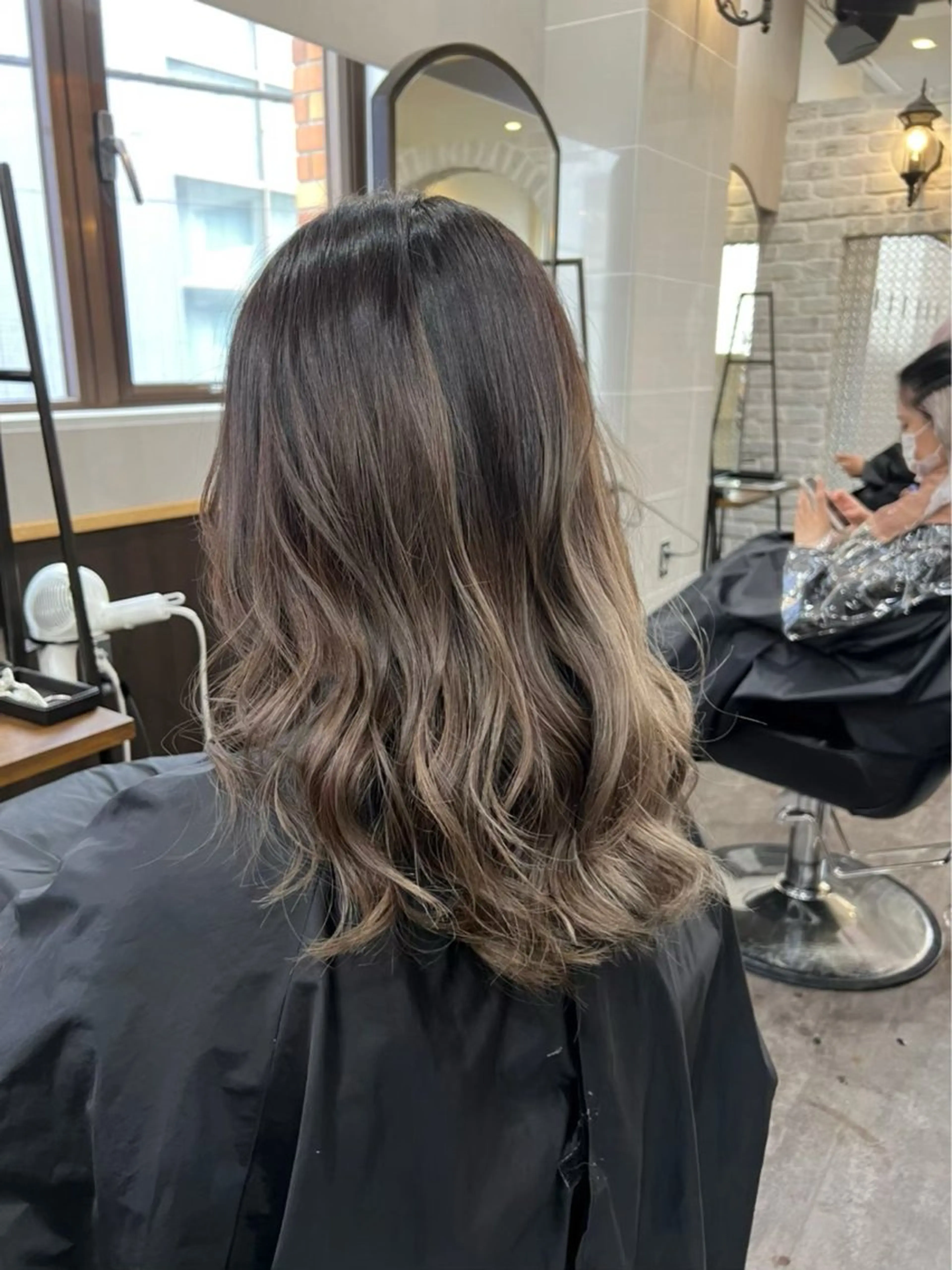 セミロング 艶カラー✨️派手髪 🦄renのヘアスタイル