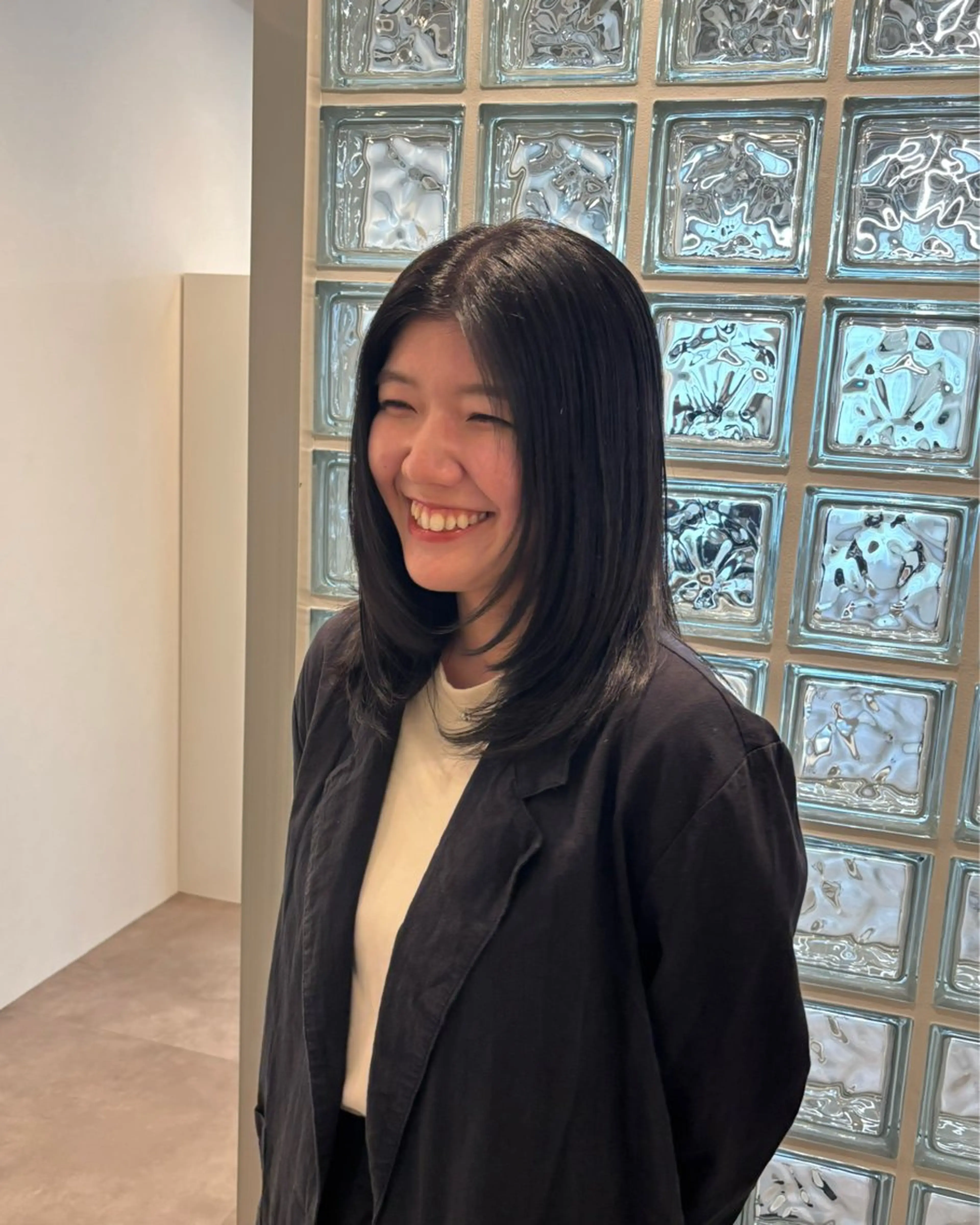 ミディアム カラー 渡辺 彩乃のヘアスタイル