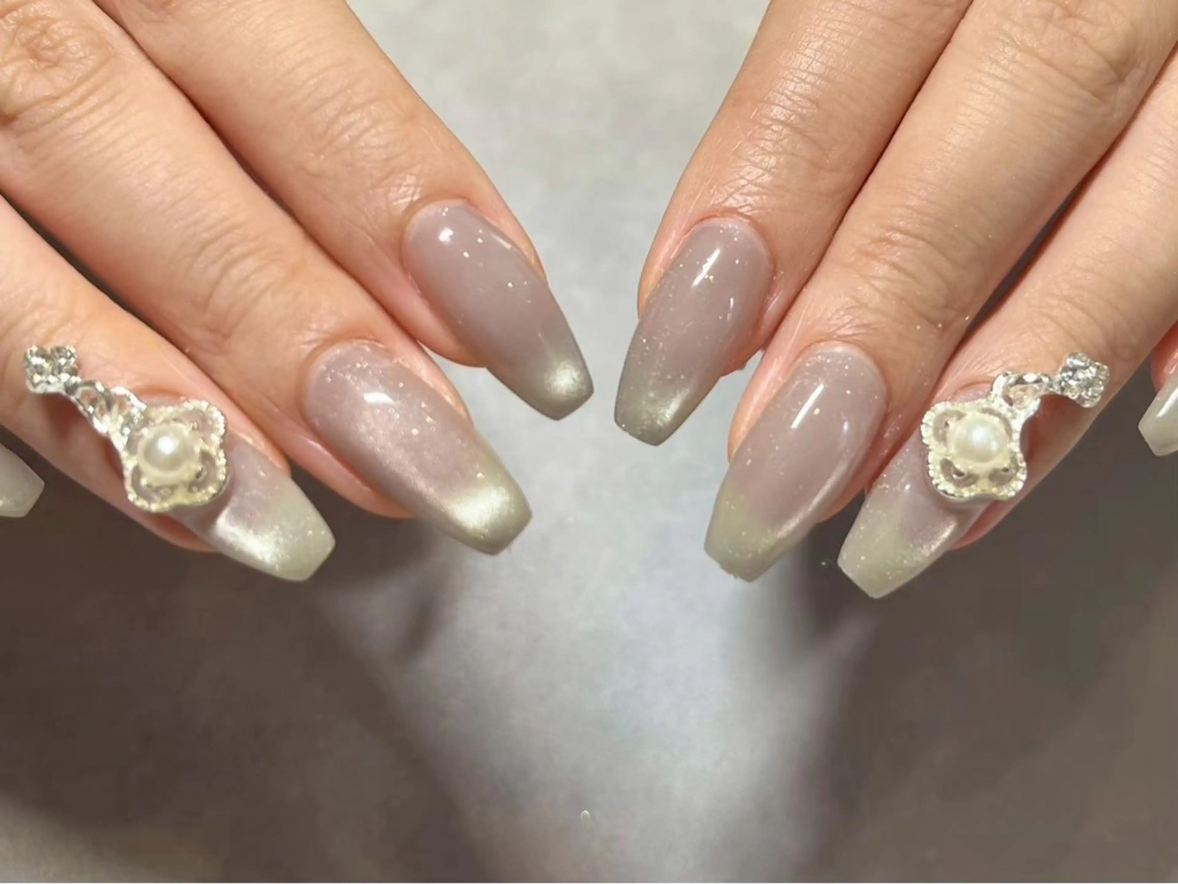 ネイル ロングネイル マグネットネイル 🫧ちゅるん/韓国 Ayano𓈒🎀のネイルデザイン