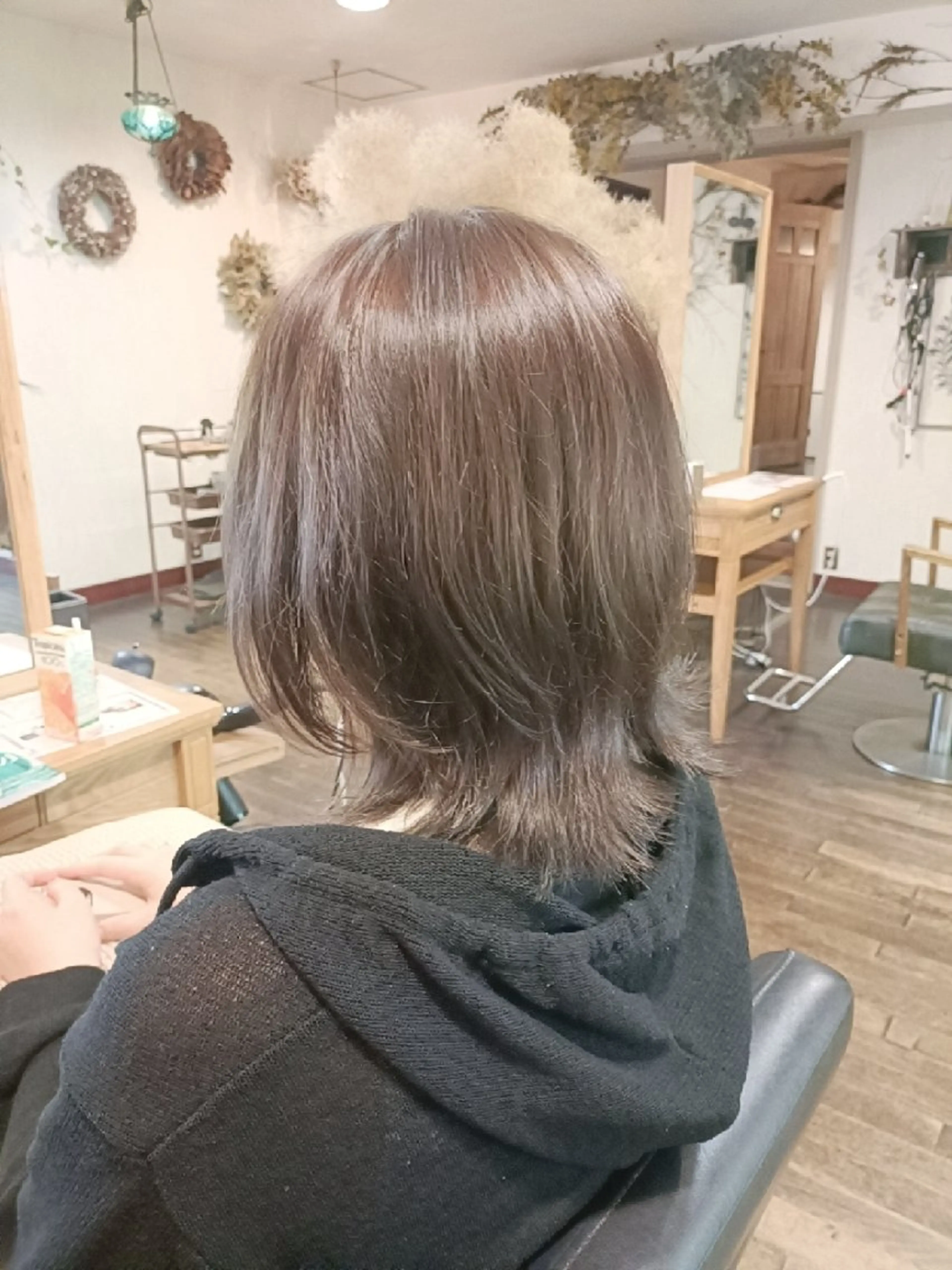 ミディアム カラー ブリーチ 透明感カラー グレージュ ASAKO ✴︎アメリシュシュのヘアスタイル