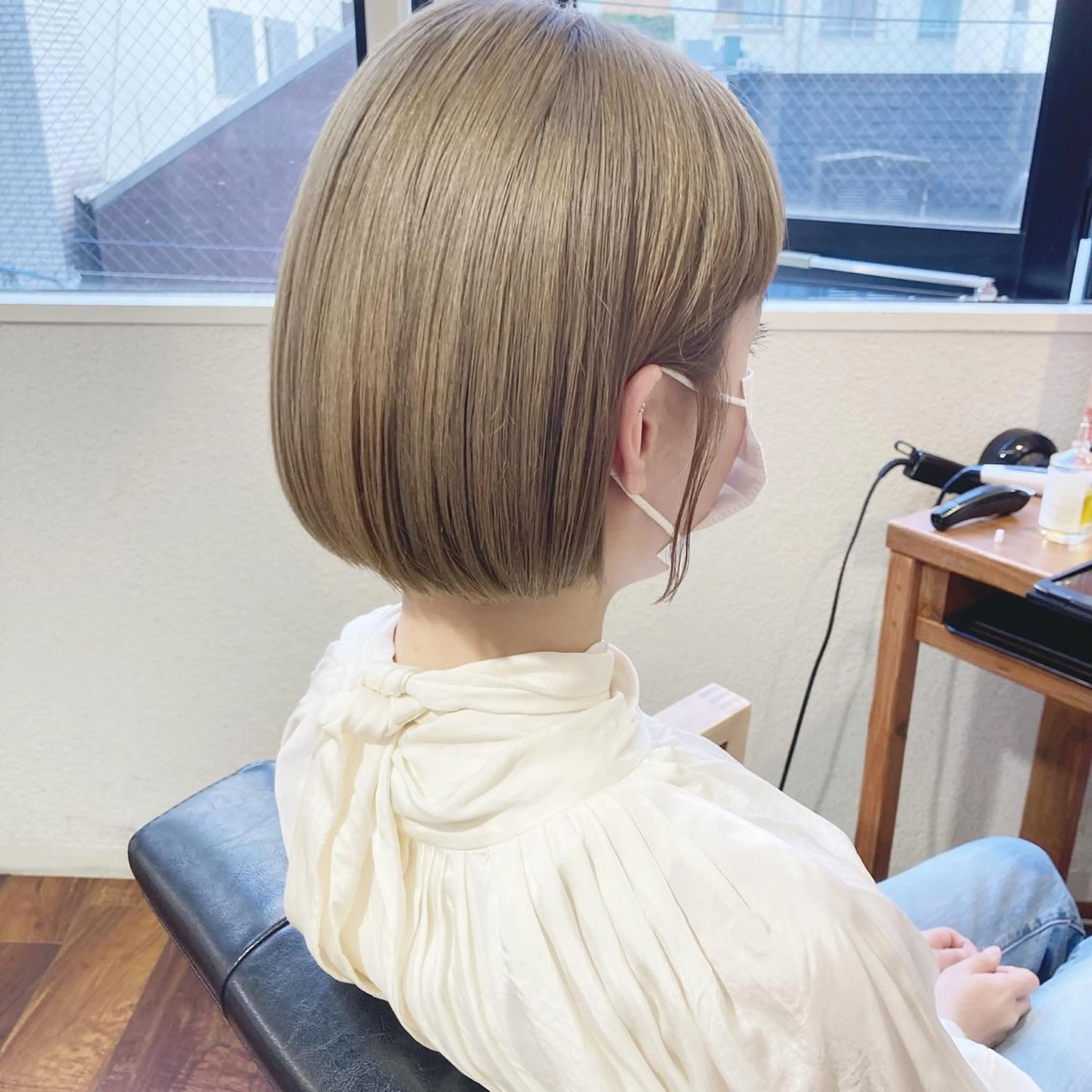 ミディアム カラー ブリーチ ケアブリーチ カット ヘアカラー トリートメント 小木曽智美 /ボブ/ショートのヘアスタイル