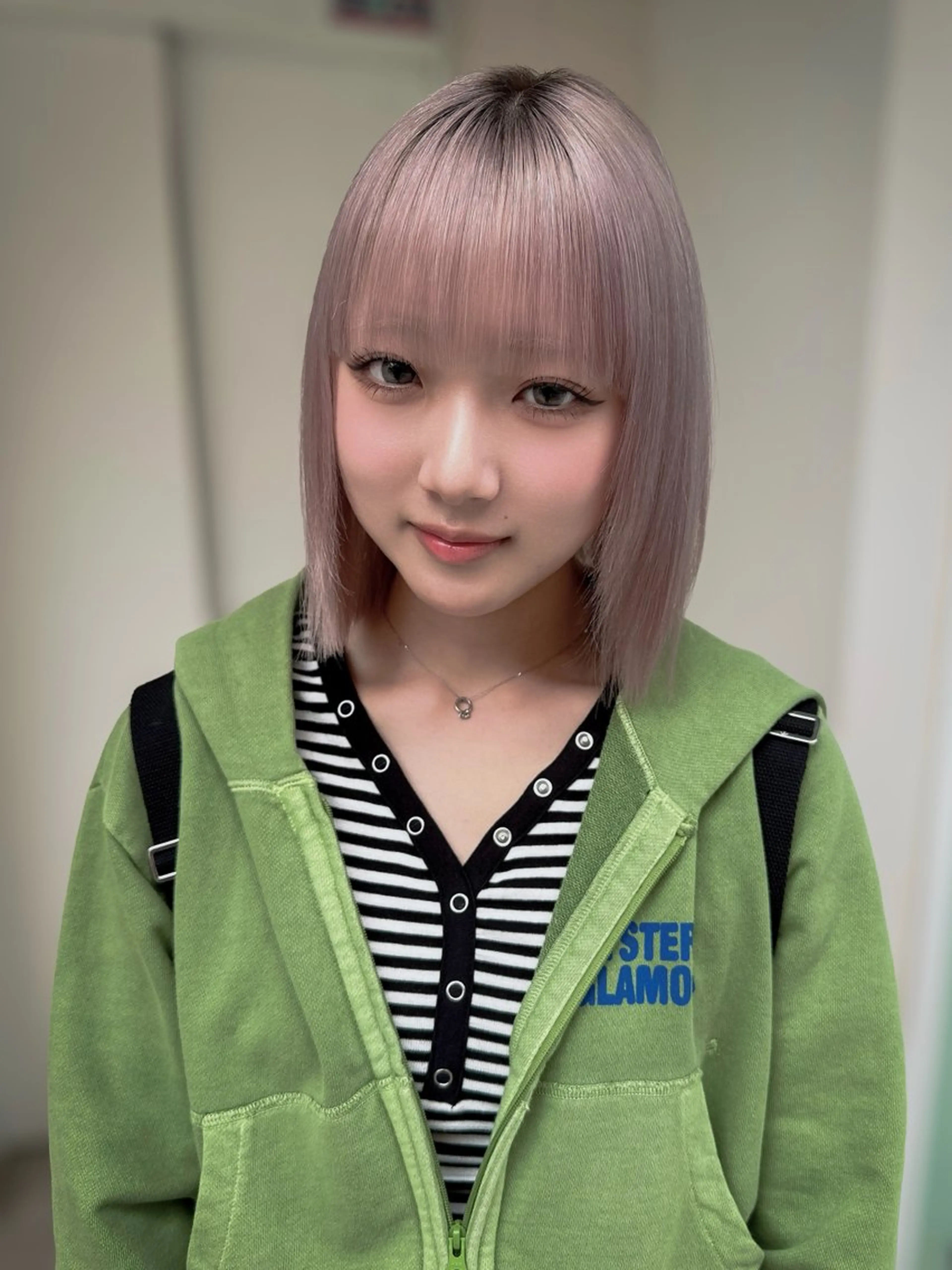 ロング カラー ハイトーン/ ブリーチ/縮毛矯正のヘアスタイル