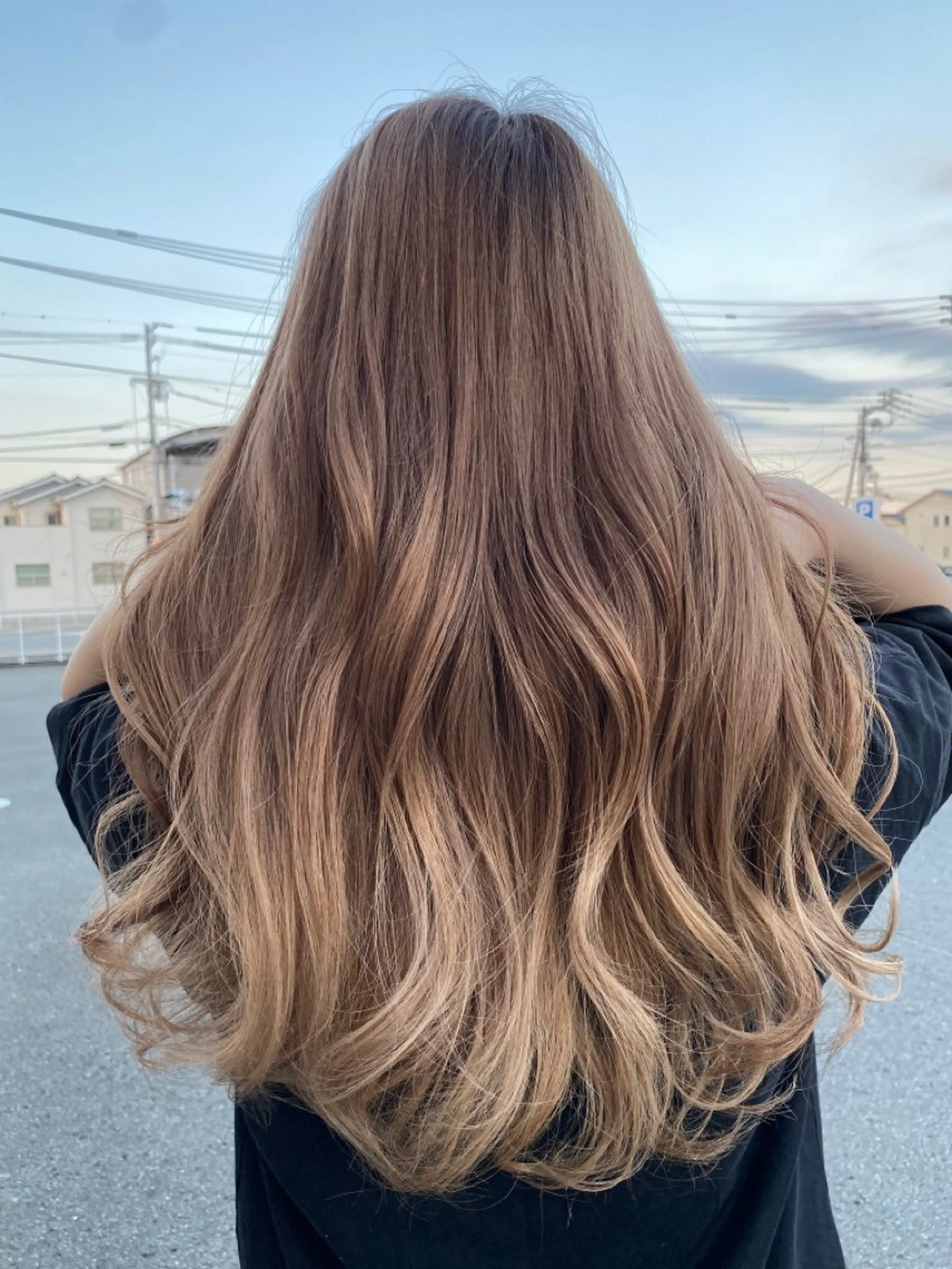 ロング カラー 山西 真琴のヘアスタイル