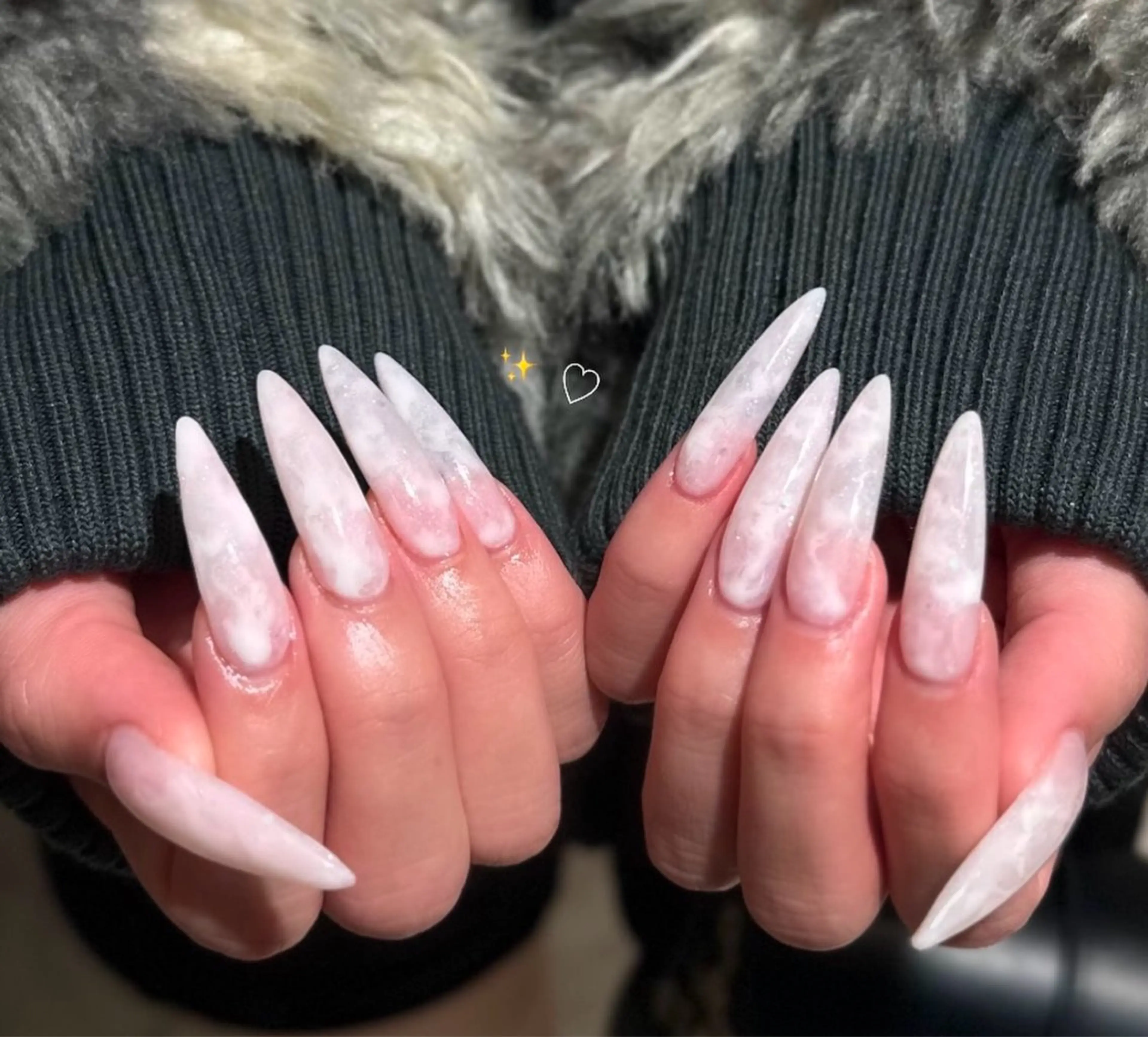 ネイル グラデーション キラキラネイル ワンカラーネイル 冬ネイル Jenn Nail Salonのネイルデザイン