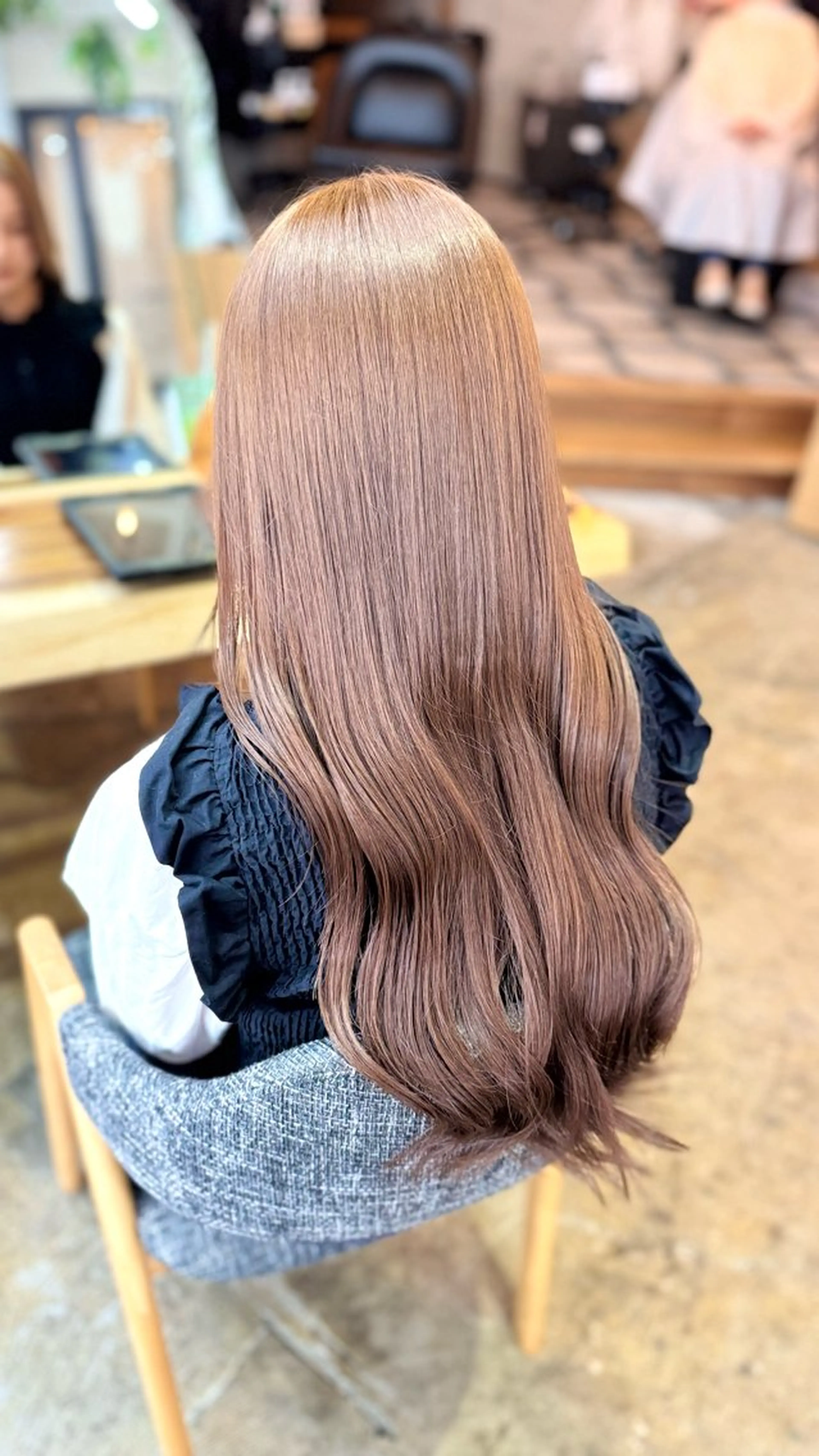 ロング カラー ベージュカラー ブリーチ ミルクティーベージュ ブリーチなしカラー ヘアカラー MAUVE MIYUのヘアスタイル