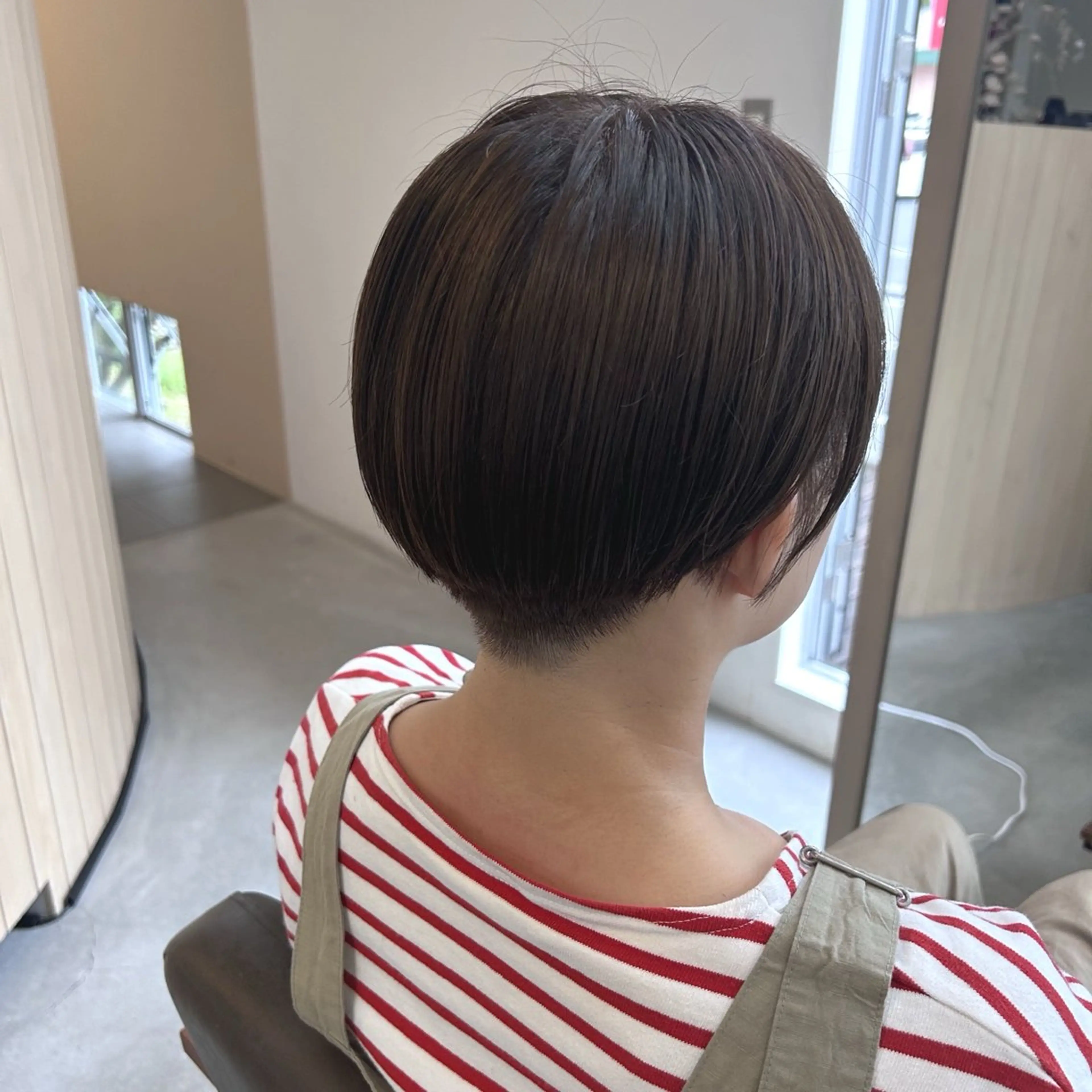 ショート カット ヘアカラー トリートメント 綿貫 美雪のヘアスタイル