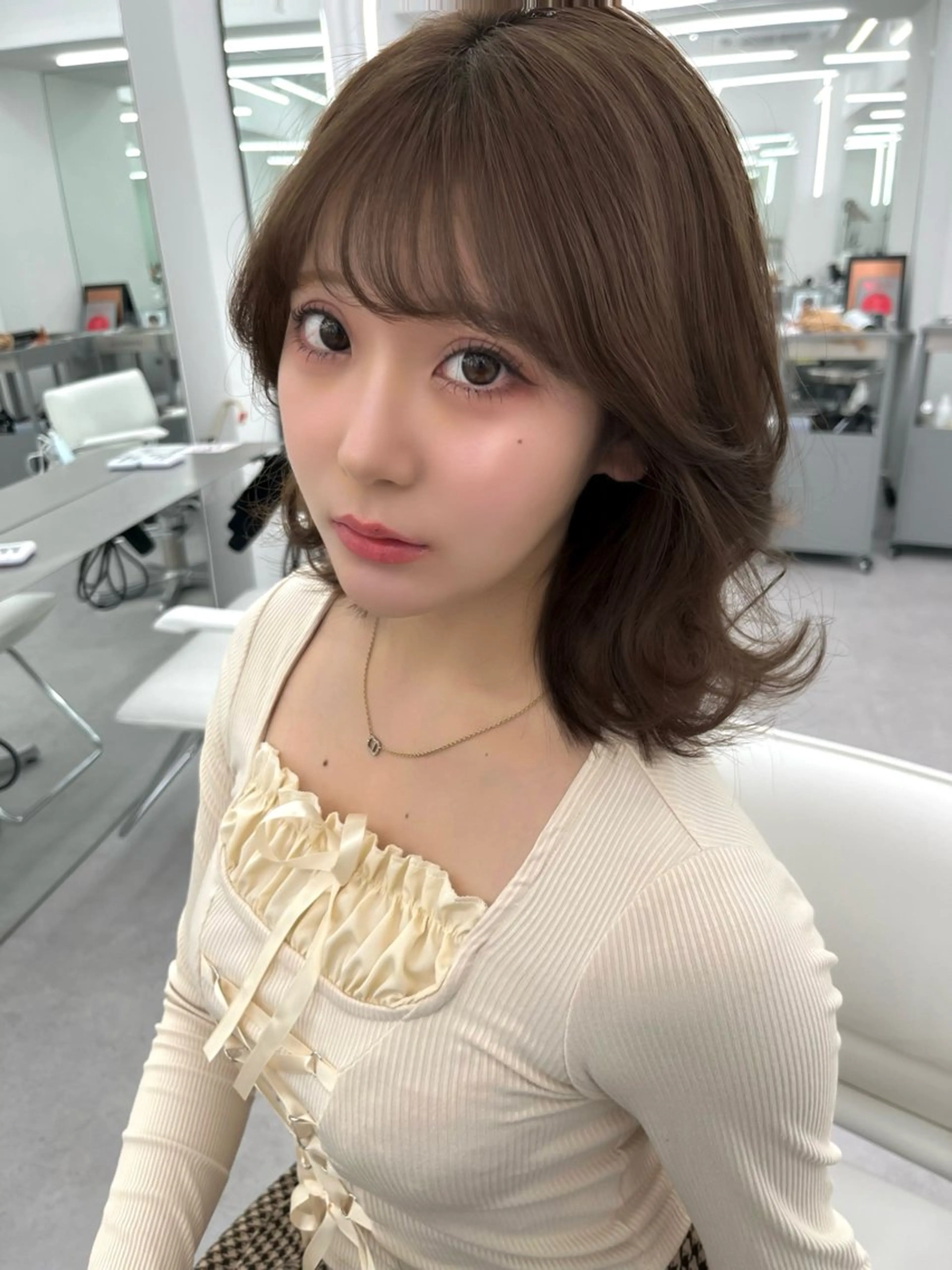 カラー アッシュ ベージュカラー 黒髪 ブリーチ ブルーカラー 透明感カラー✨🩵 韓国ヘアkanatoのヘアスタイル