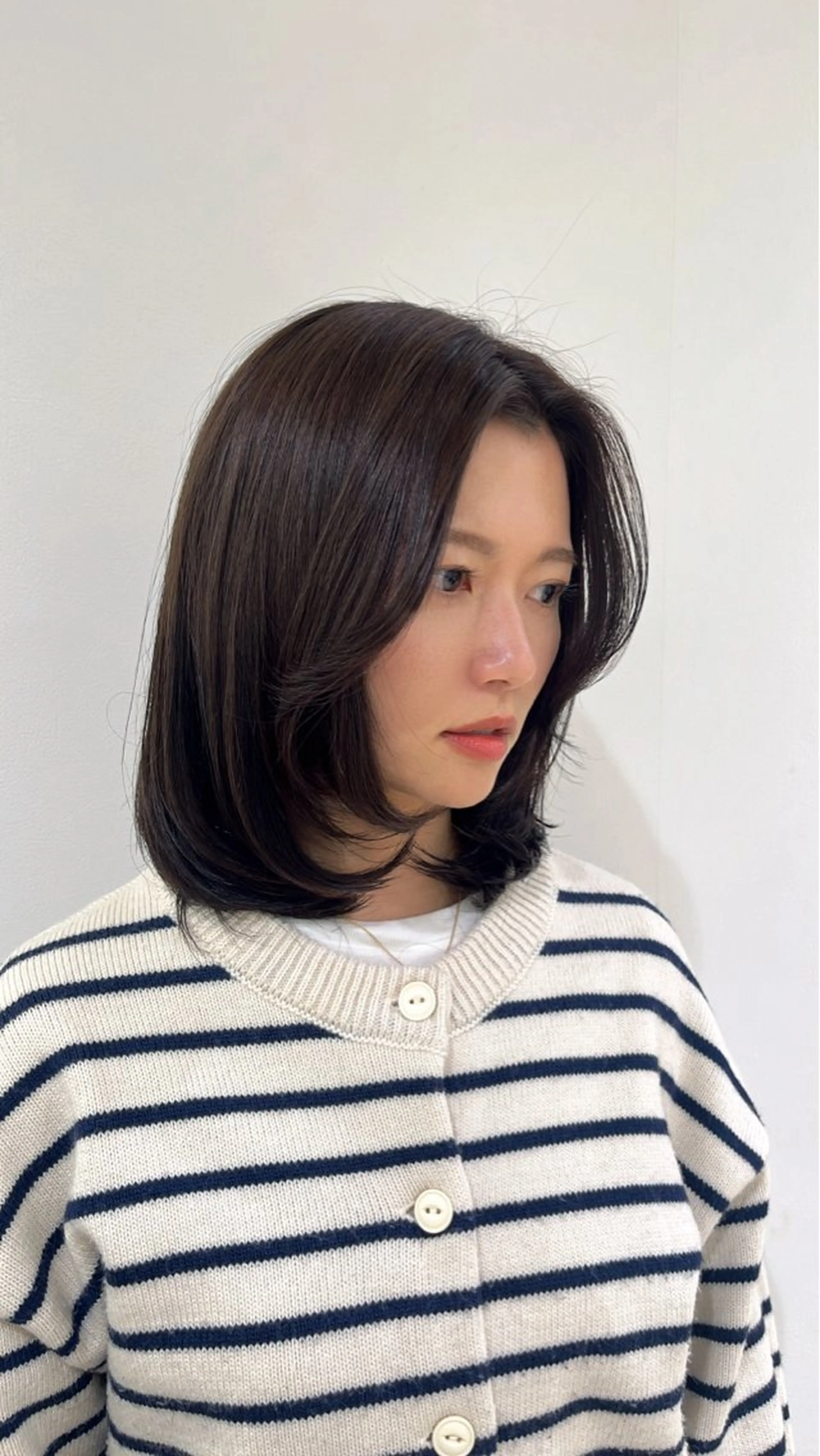 ミディアム カット ヘアカラー なかのももか/レイヤ ー/髪質改善カラーのヘアスタイル