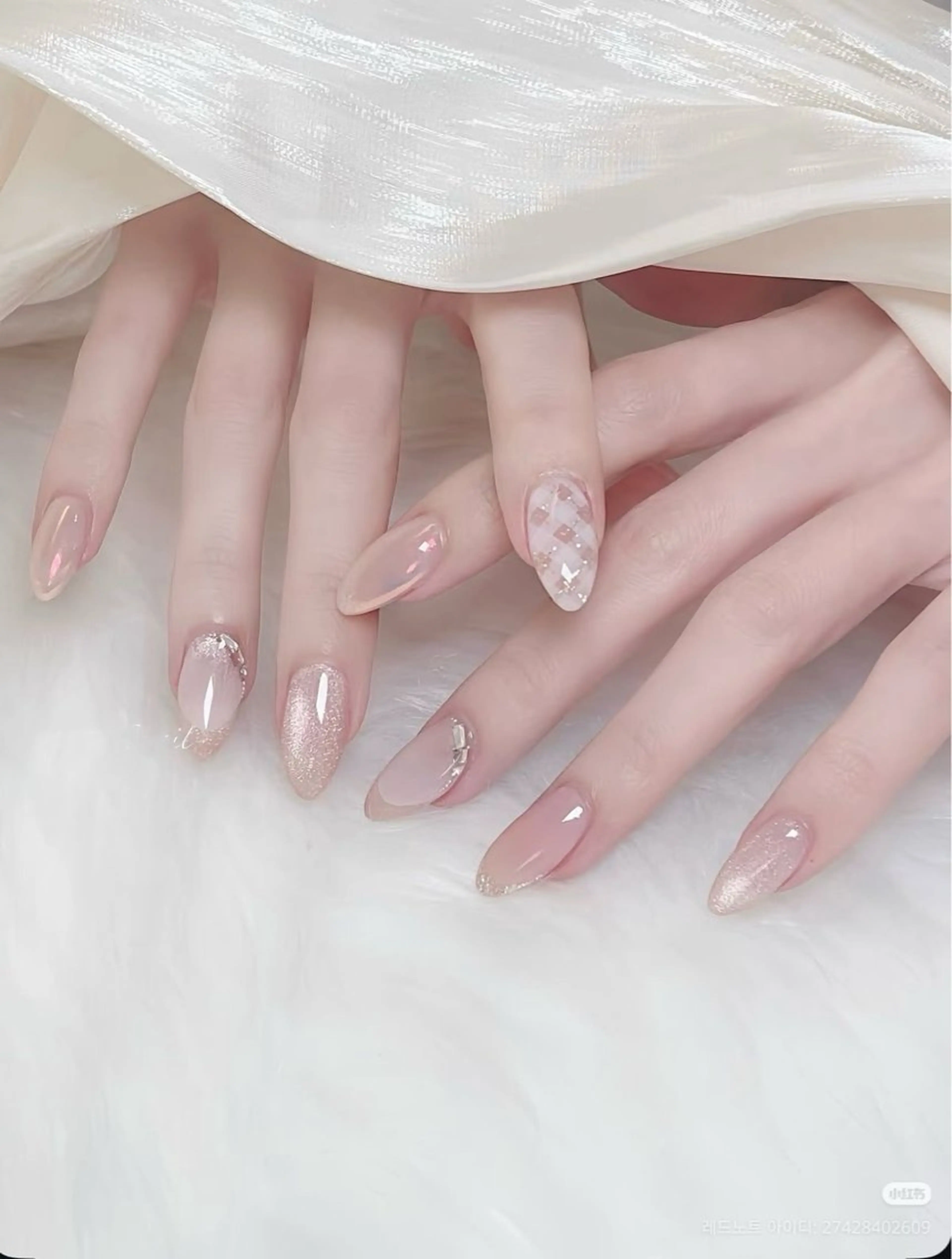 カラー グラデーションカラー ピンクカラー ハンドネイル AIN Nailのネイルデザイン