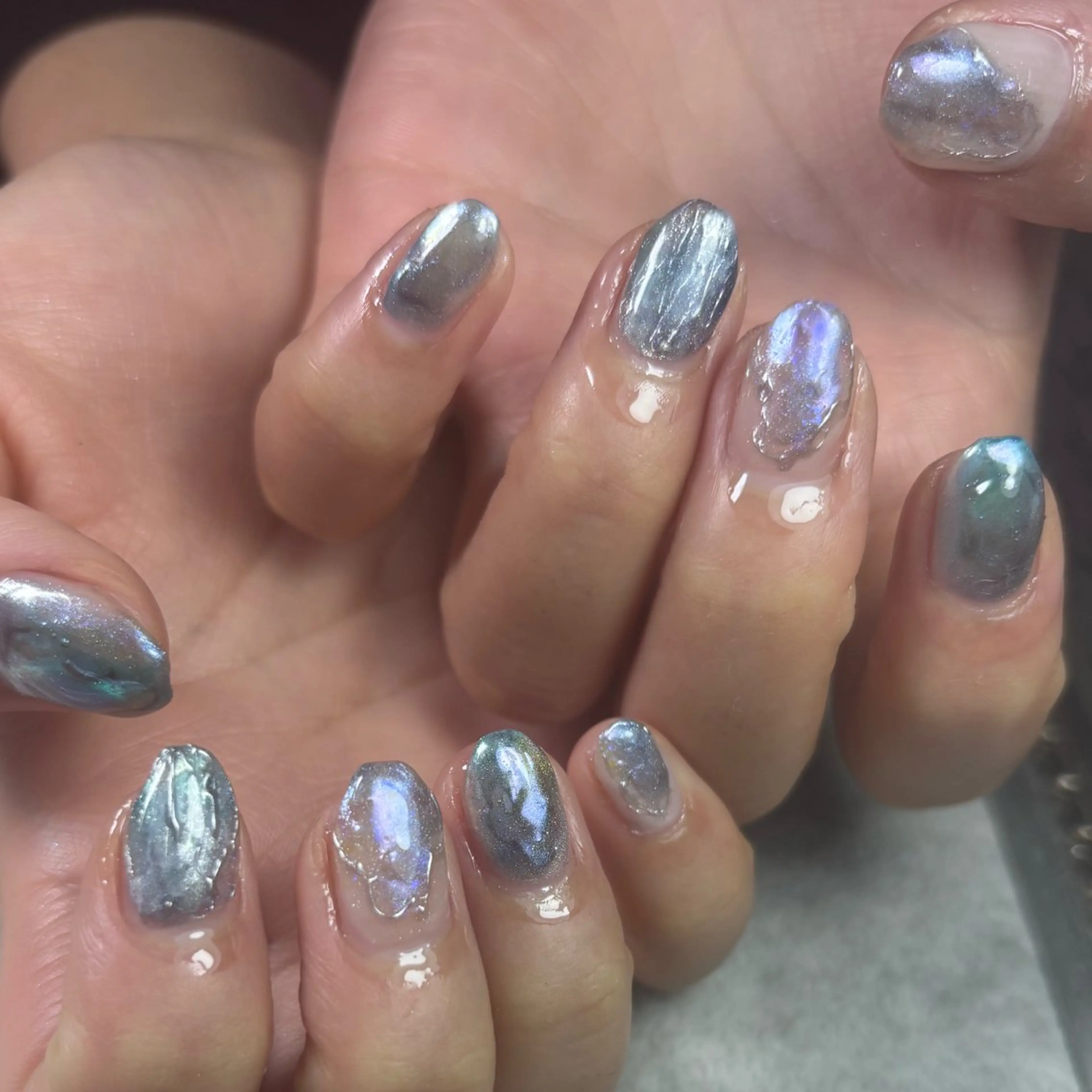 ネイル オーロラネイル ブルー マグネットネイル ミラーネイル ニュアンスネイル ハンドネイル MKY salonのネイルデザイン