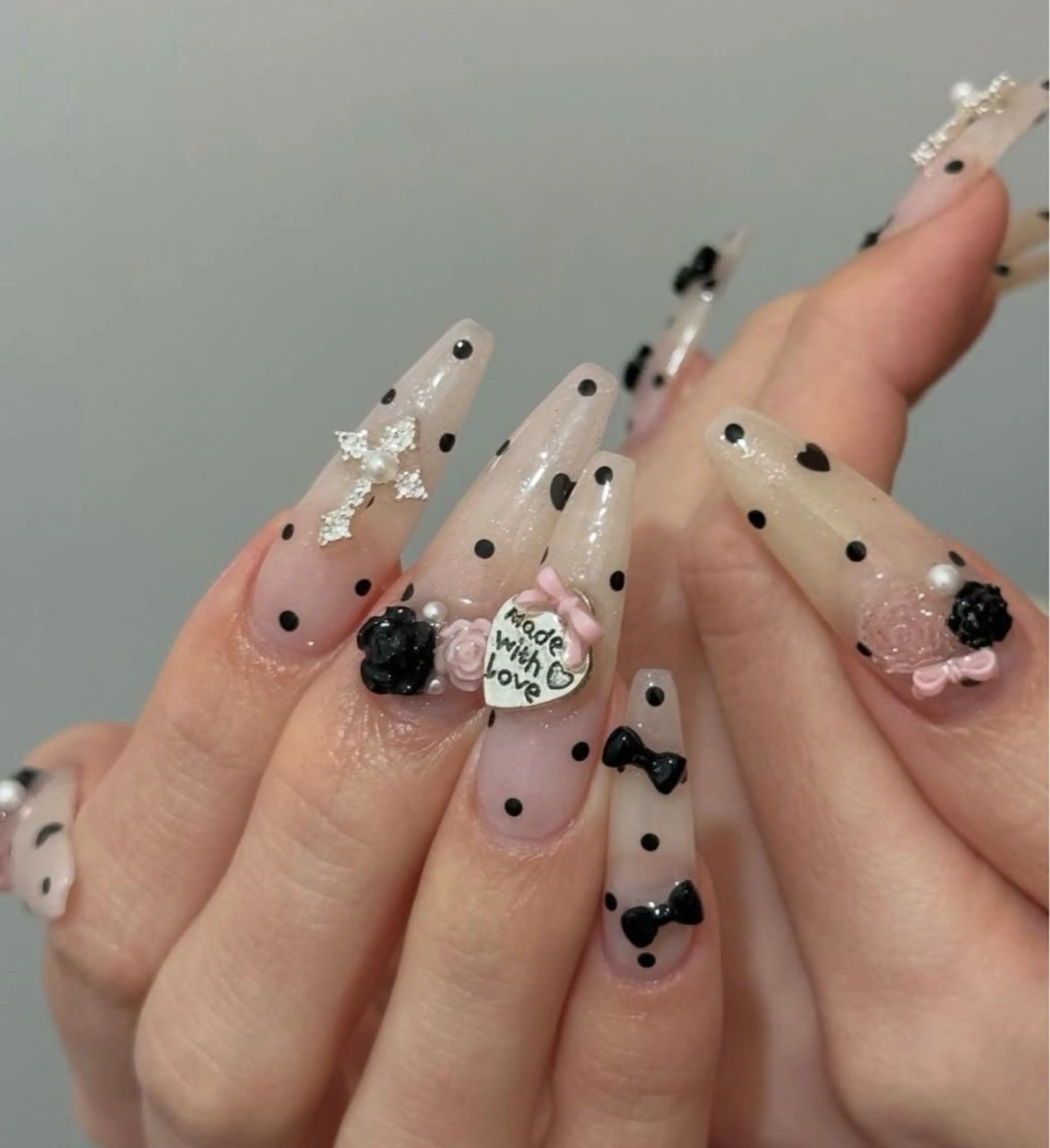 ネイル チークネイル ドット フレンチネイル グラデーション ハート ハンドネイル ハンドケア Nihonthy Nail 新宿所属・Nihonthy Nail 新宿のネイルデザイン